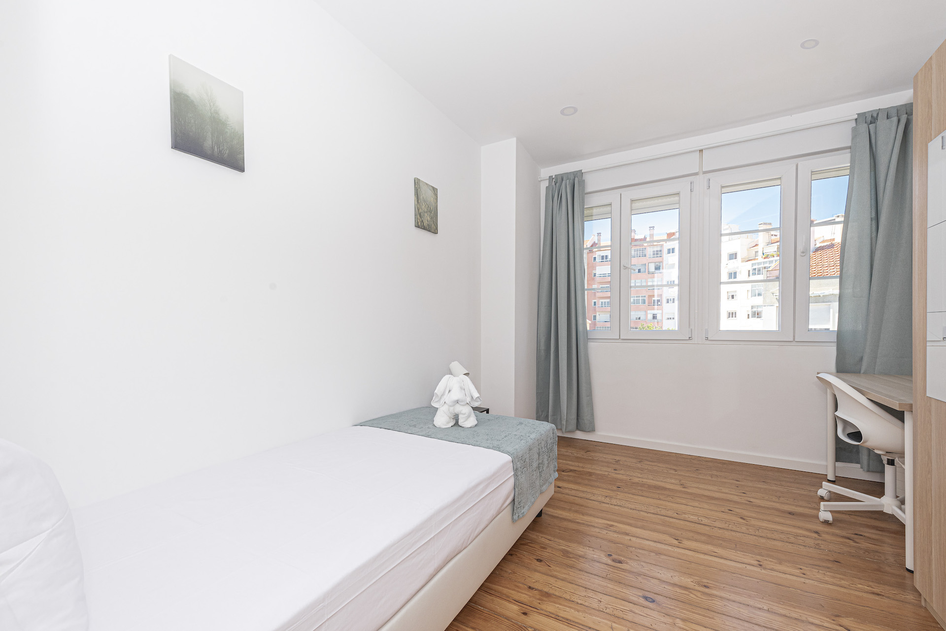 Room 01 in Alcântara, lisboa – photo 2 of 16