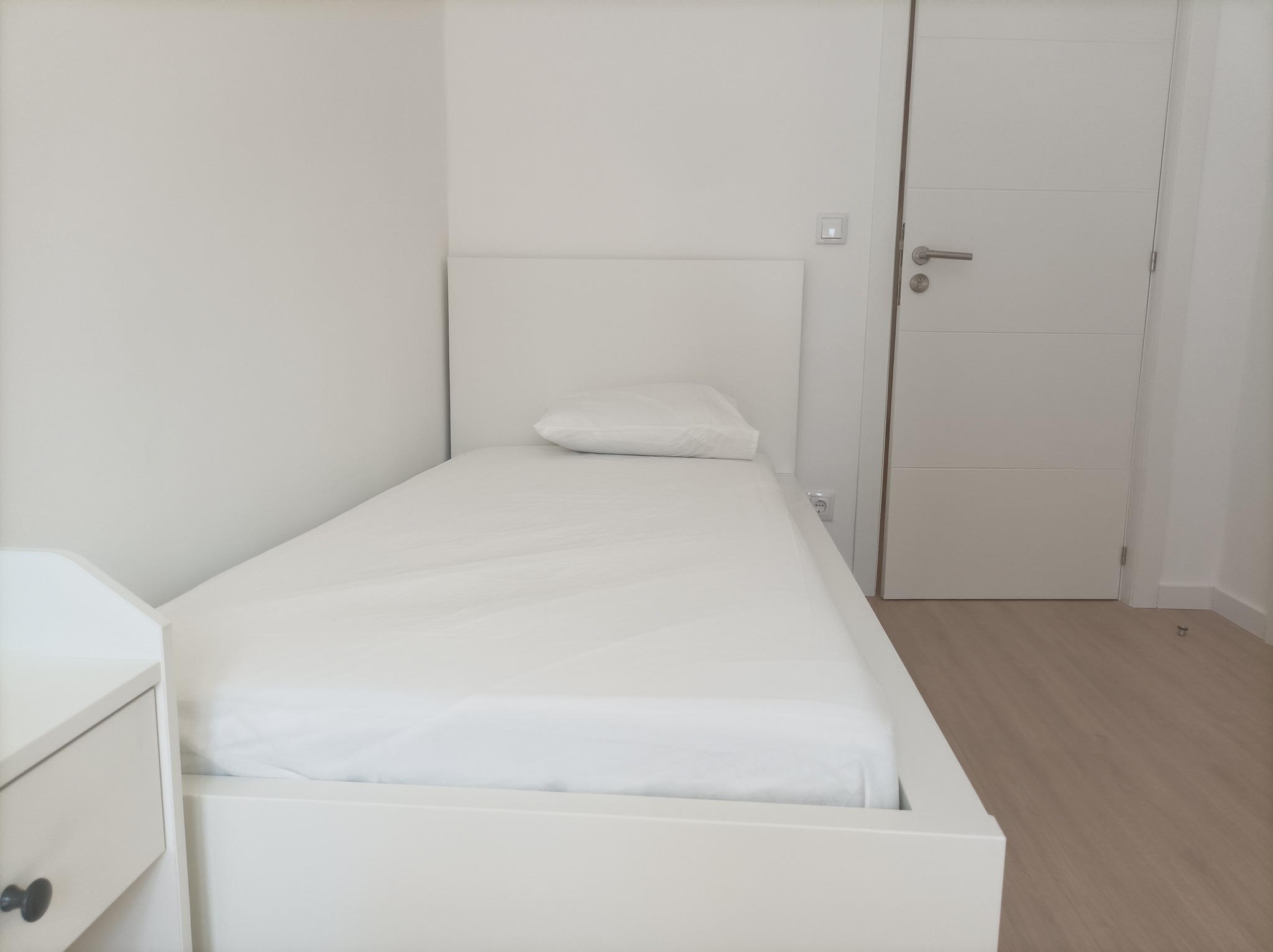Stunning Double-Bed Room 2 in 6-bedroom Shared Apartment em lisboa – foto 1 de 6