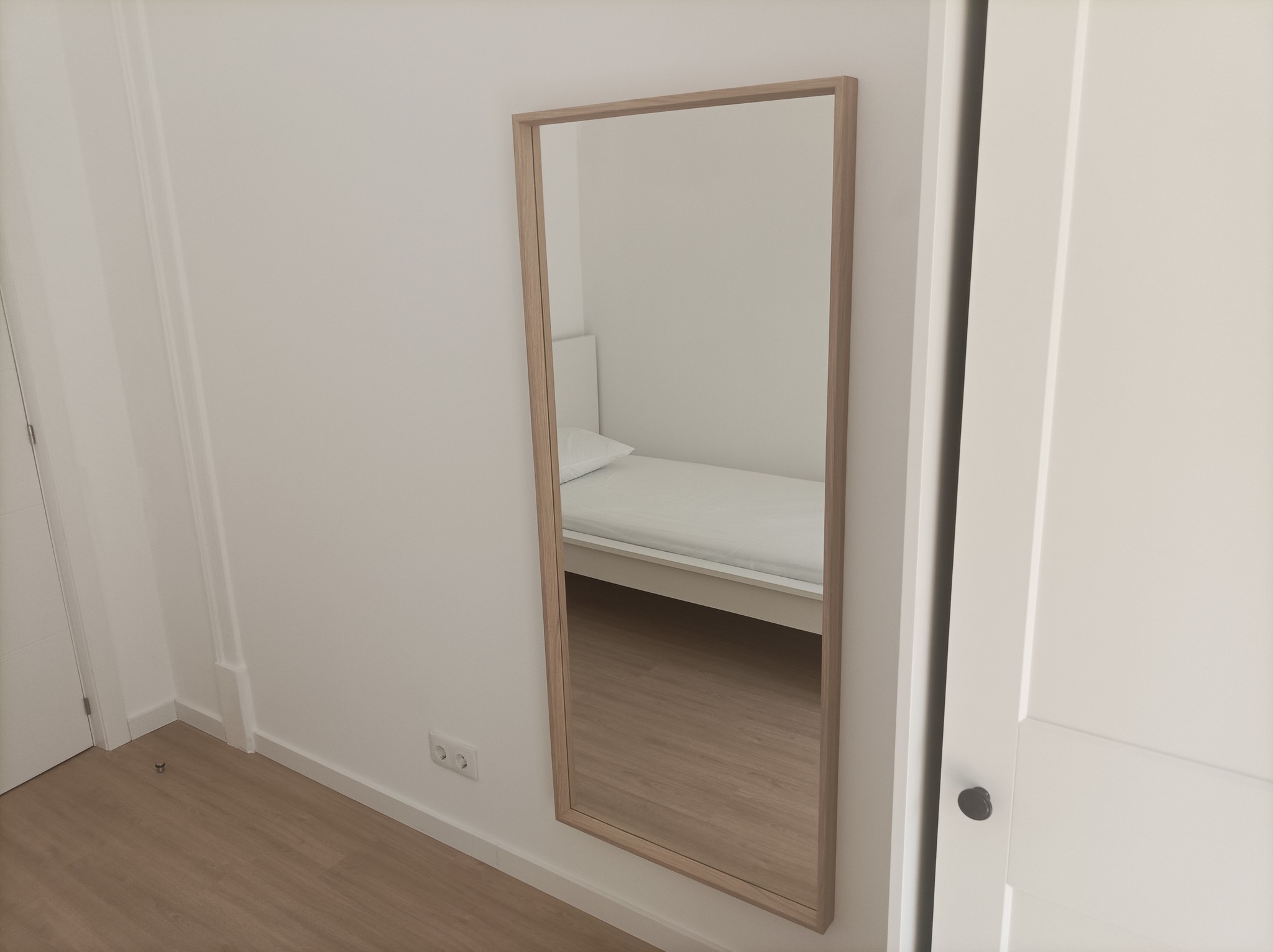 Stunning Double-Bed Room 2 in 6-bedroom Shared Apartment em São Jorge de Arroios, lisboa – foto 2 de 19