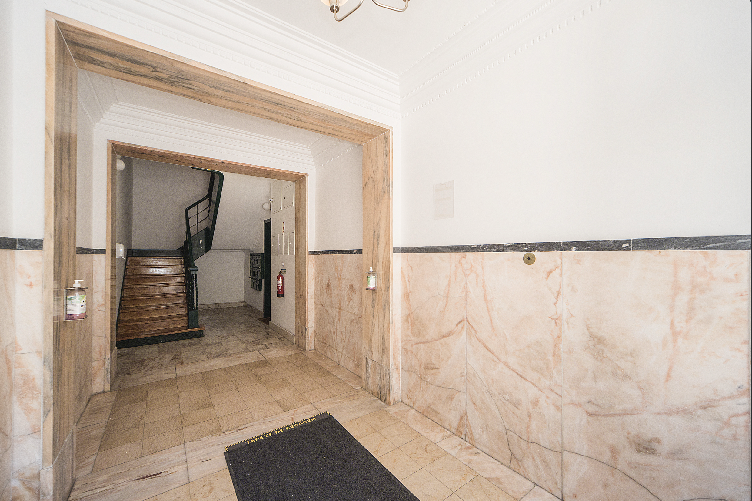 Room 2435 em Jardim Zoologico, lisboa – foto 3 de 13