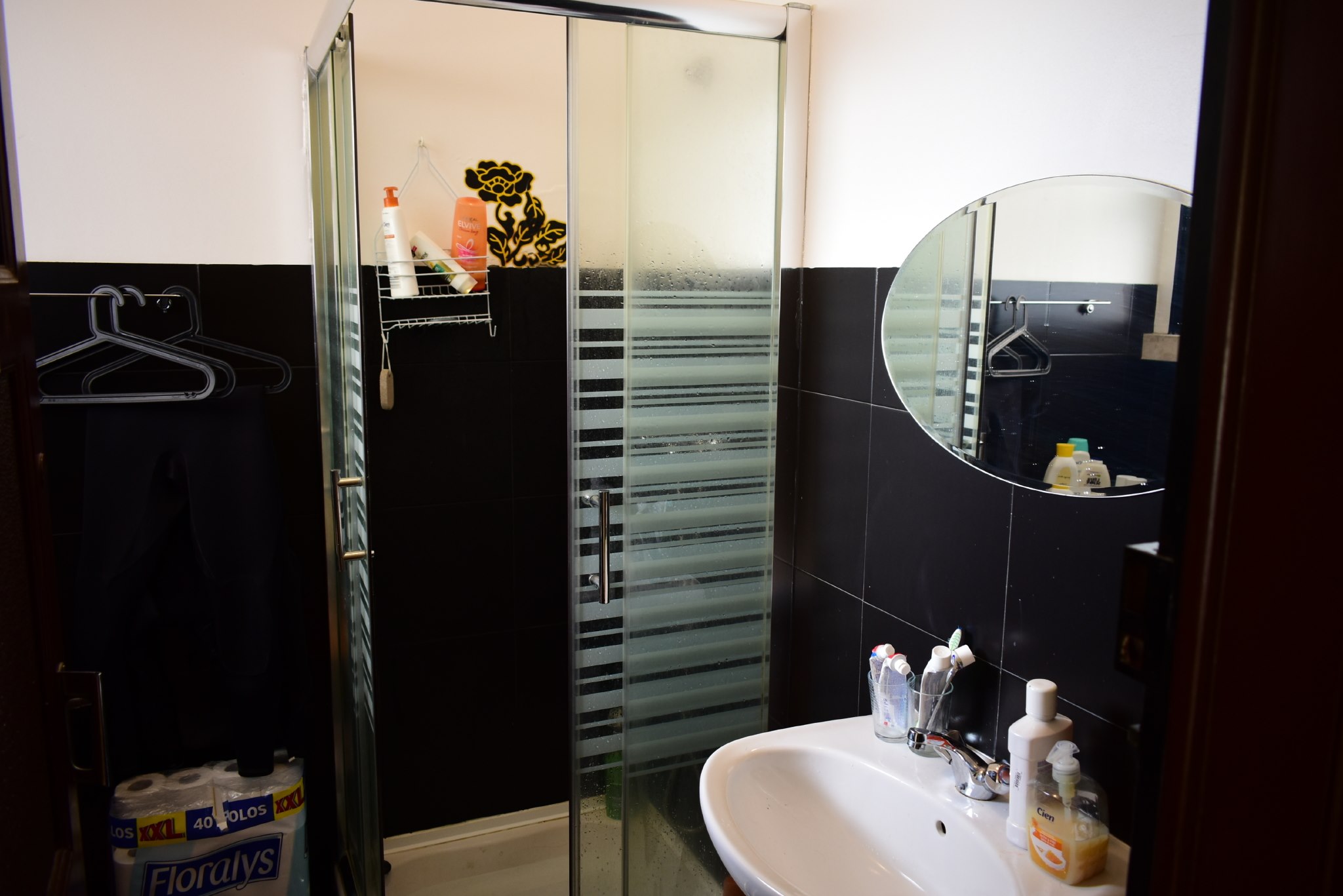 Cozy Double-Bed Room 1 in Alcântara em Alcântara, lisboa – foto 4 de 16