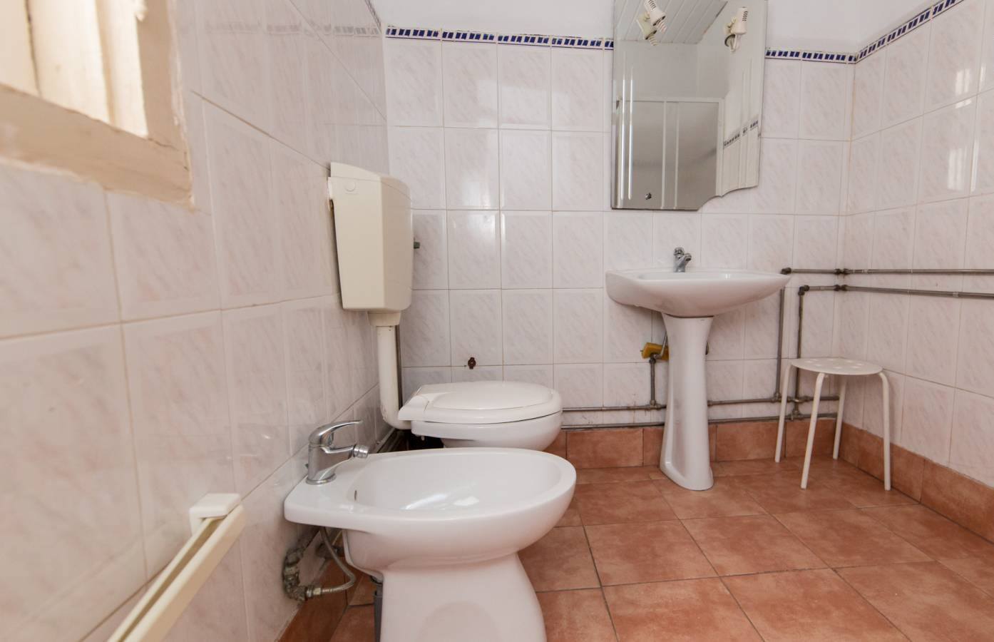 Small & Private Single-Bed Room 7 in Student Residence em São Sebastião da Pedreira, lisboa – foto 5 de 16