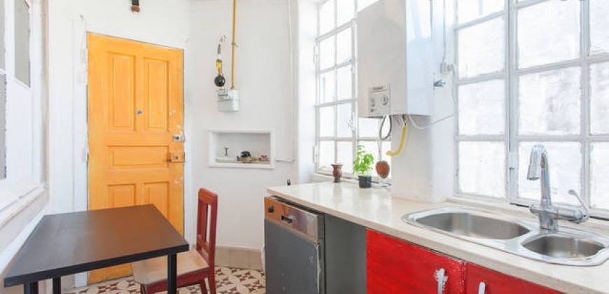 Cozy Double Room 5 with Natural Light em Alto do Pina, lisboa – foto 4 de 9