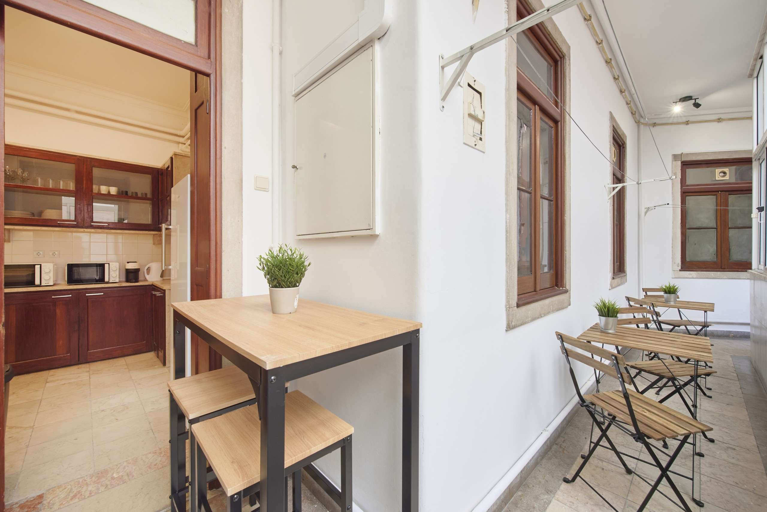 Modern Double Room 4 with Storage & Desk em Estrela, lisboa – foto 4 de 16