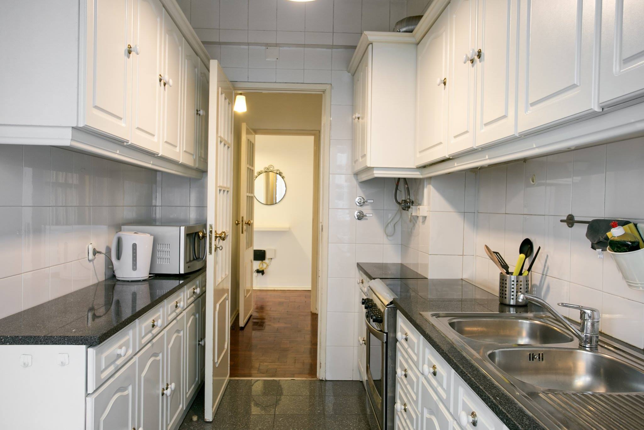 Stylish Large Room 3 in Benfica Student Flat em Benfica, lisboa – foto 5 de 10