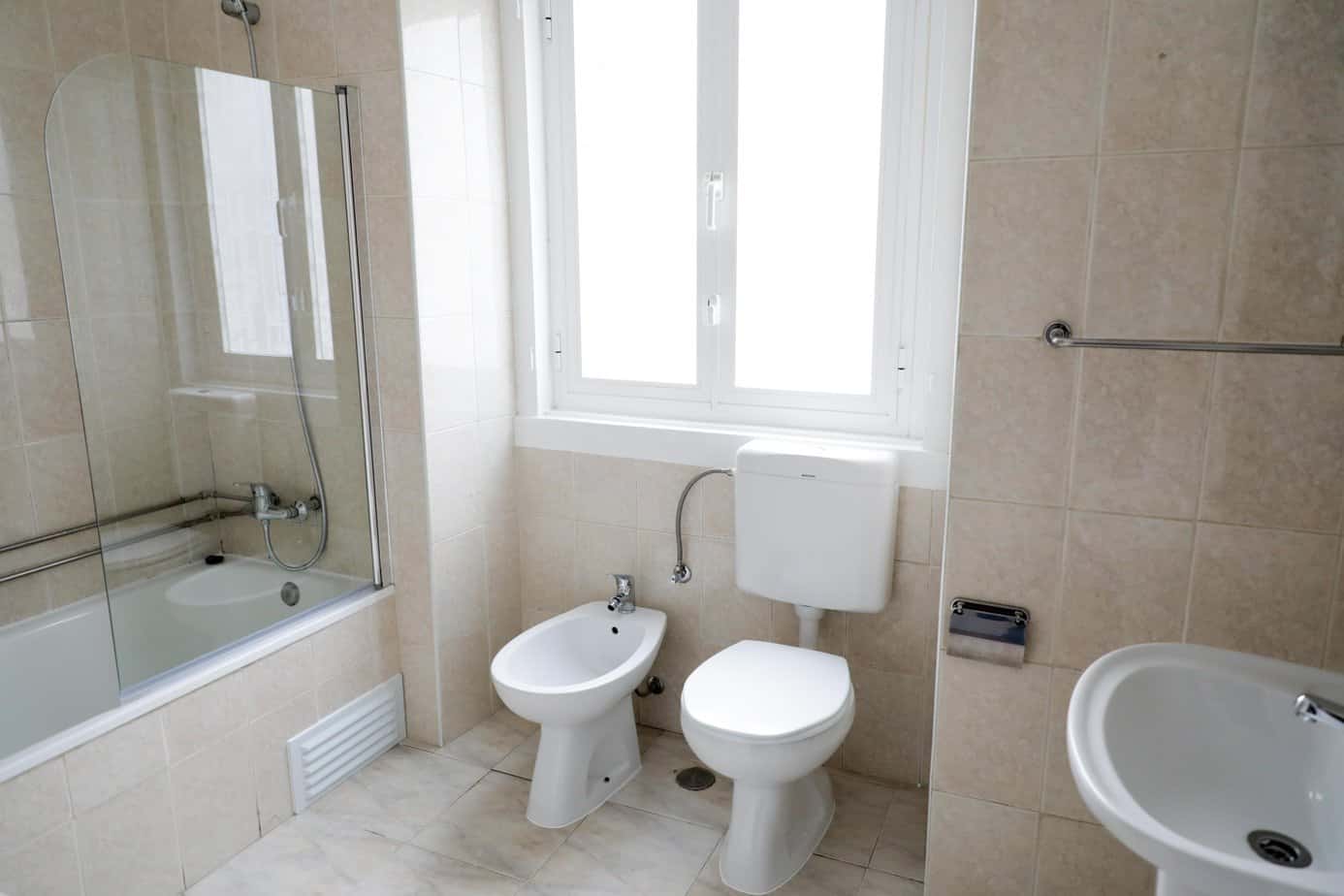 Comfortable Room 2 - Furnished & Terrace em Olaias, lisboa – foto 5 de 19