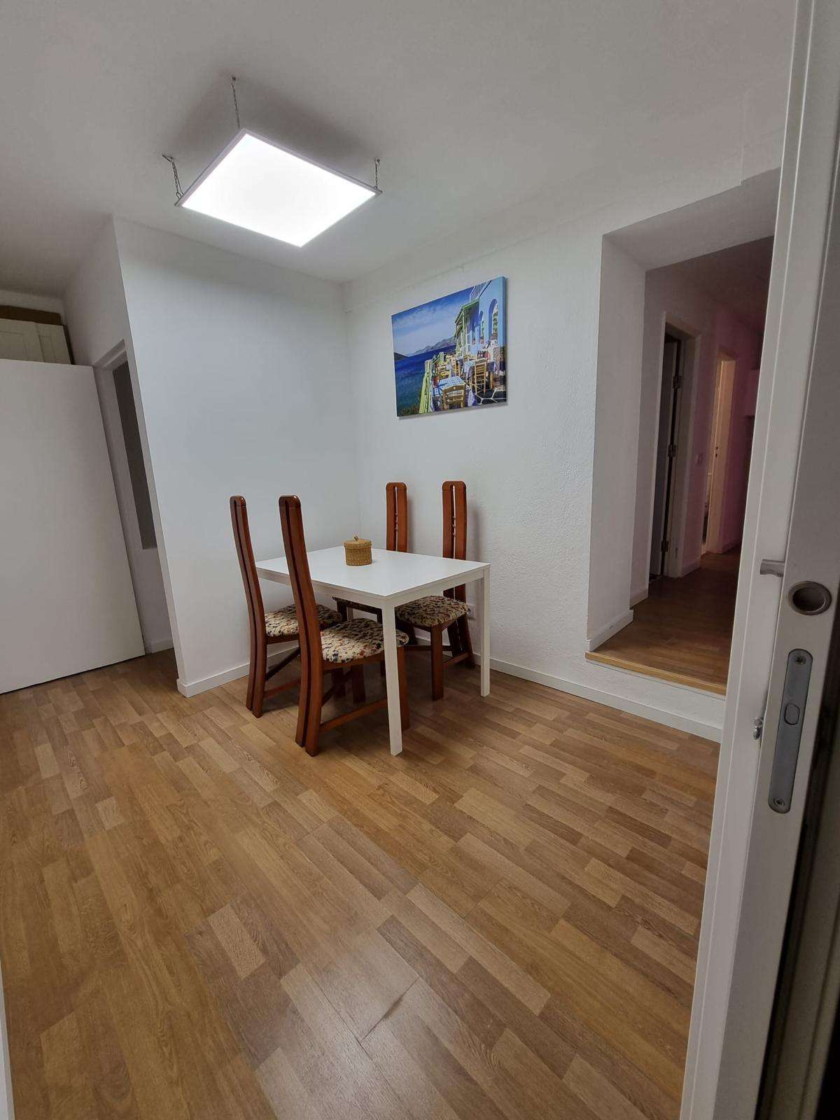 Cozy Double Room 2 in a 3-bedroom Apartment on Bairro Alto in Misericórdia, lisboa – photo 5 of 12