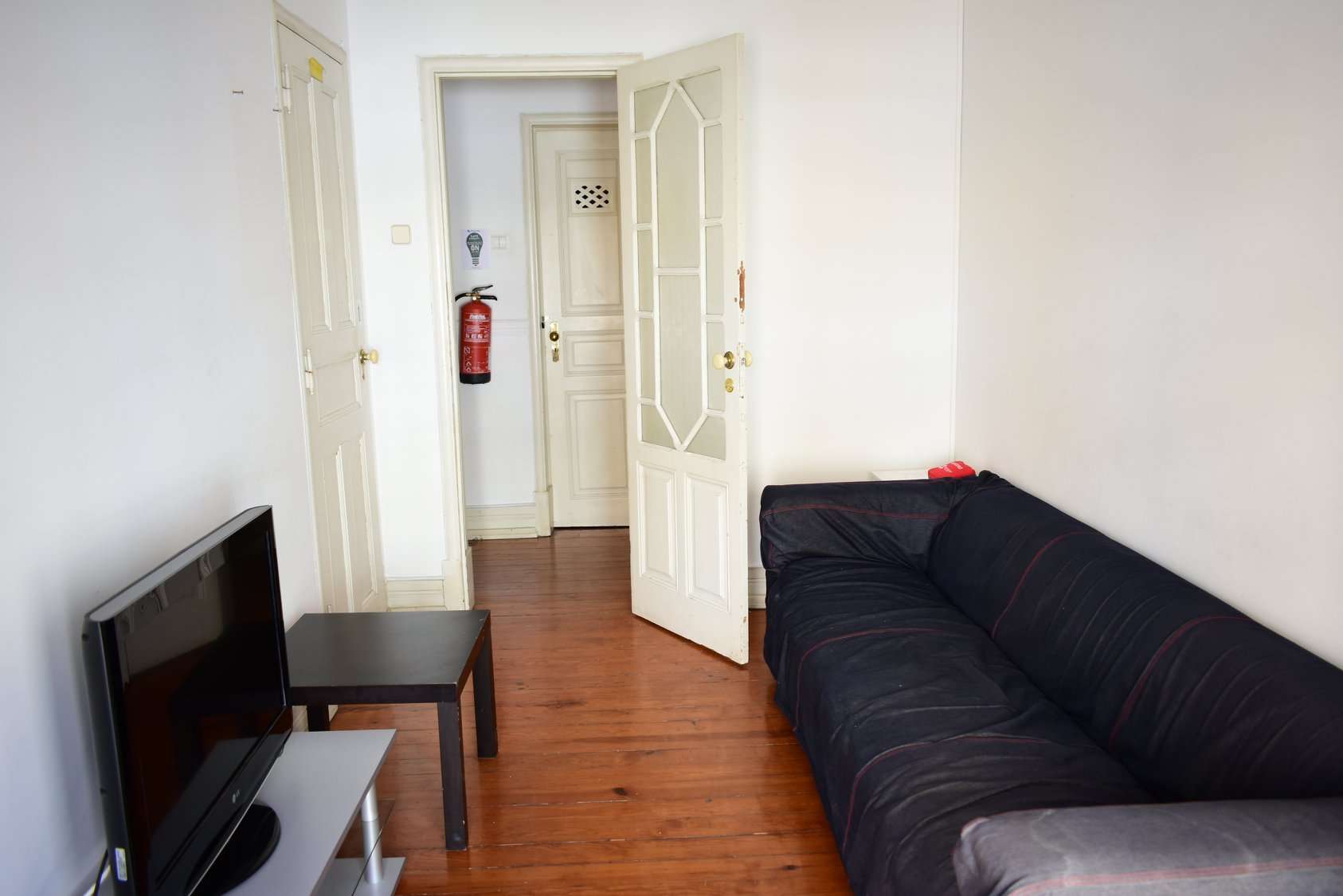 Bright Room 1 with Natural Light & Desk em Areeiro, lisboa – foto 5 de 13