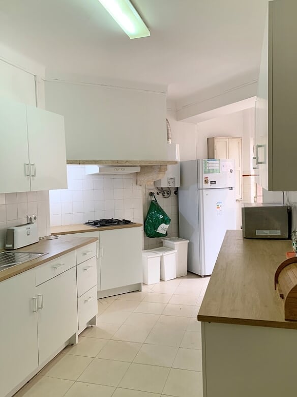 Cozy Single Room 1 with Desk & Natural Light em Arroios, lisboa – foto 5 de 14