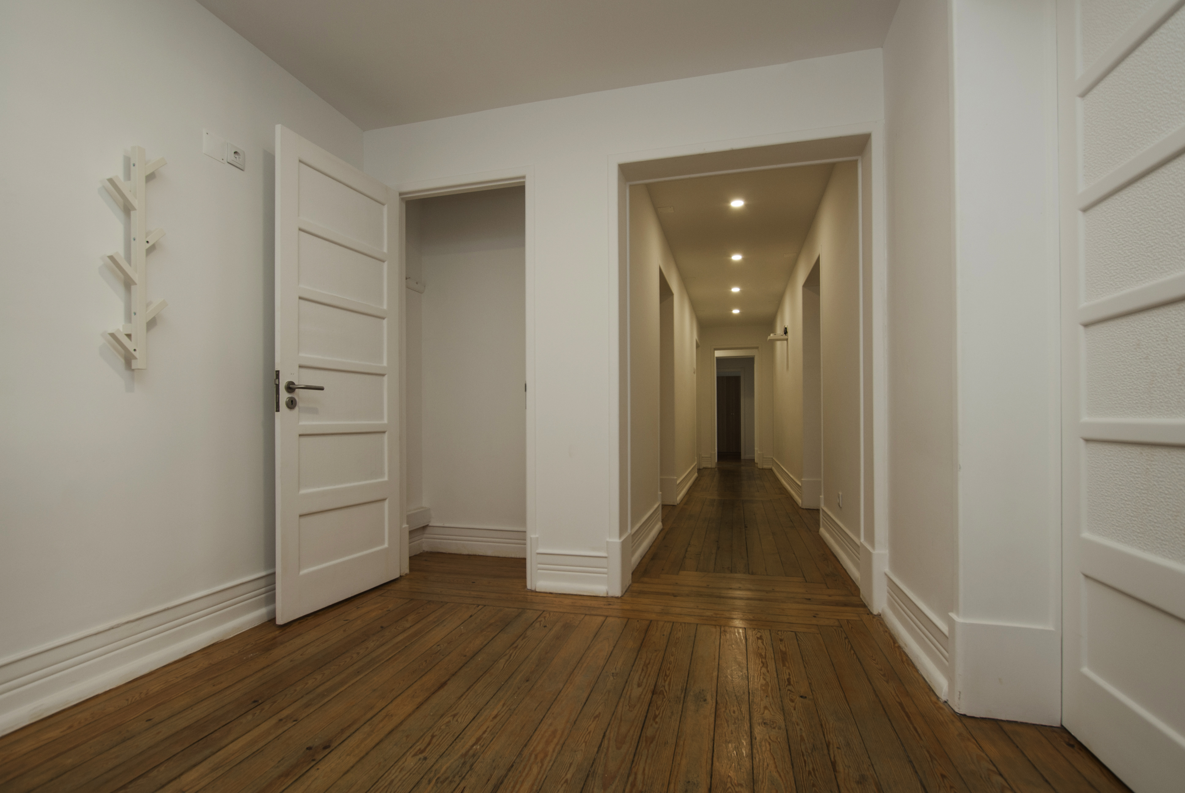 Room 02 in Avenidas Novas, lisboa – photo 4 of 21
