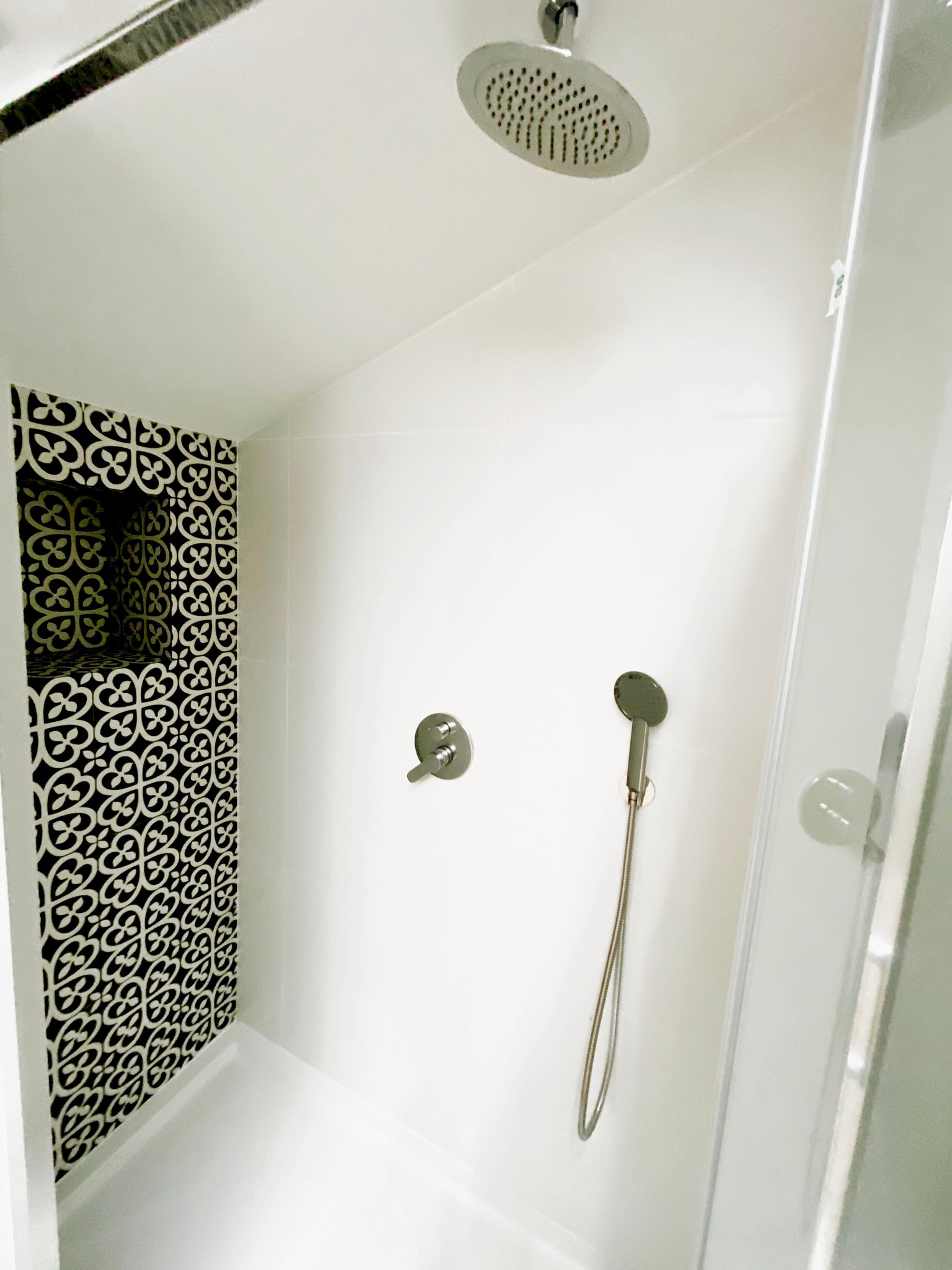 Beautiful & Inviting Double-Bed Room 2 in 2-bedroom Shared Apartment em São Jorge de Arroios, lisboa – foto 5 de 12