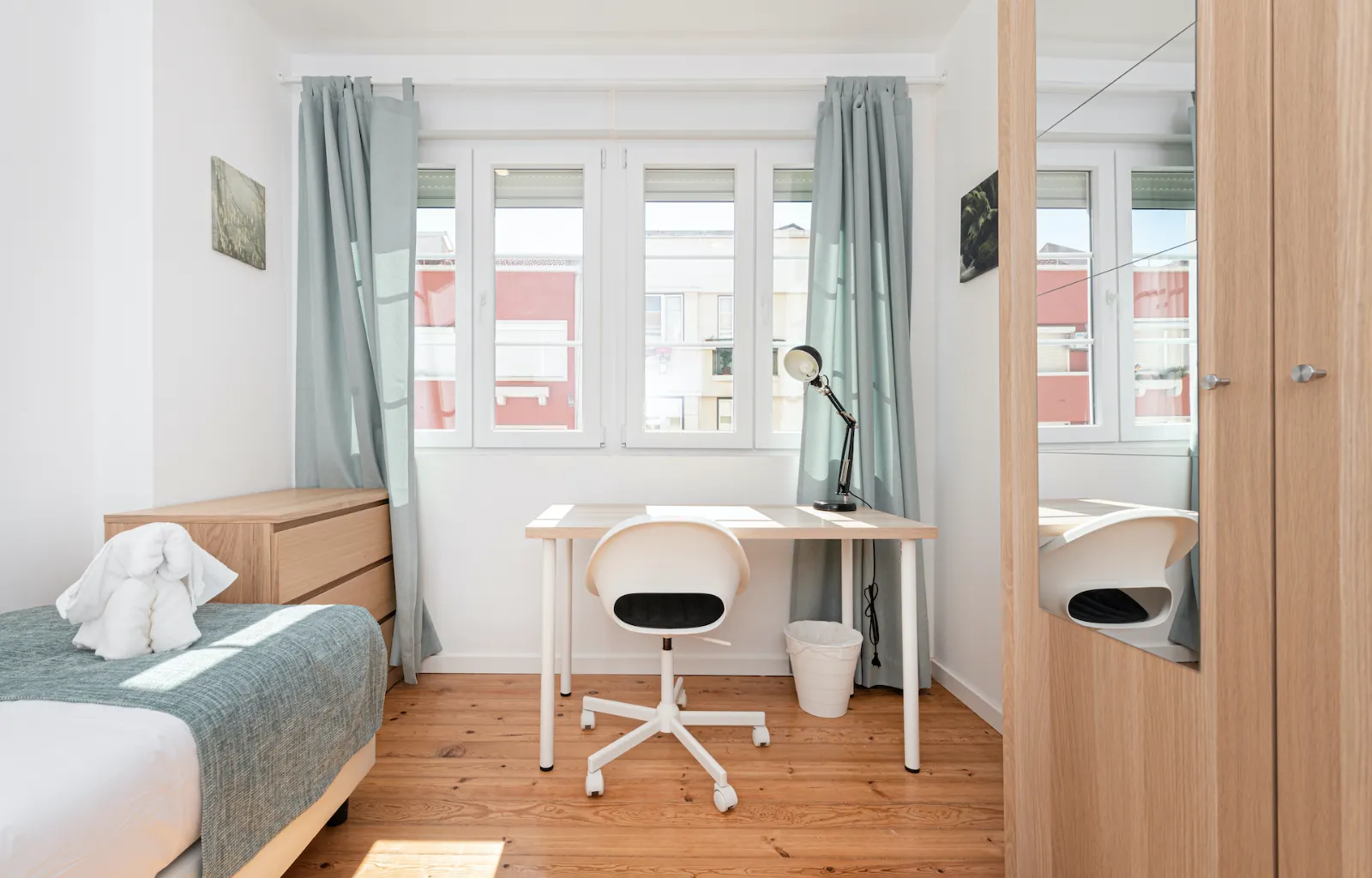 13807 em Alcântara, Lisbon – foto 3 de 21