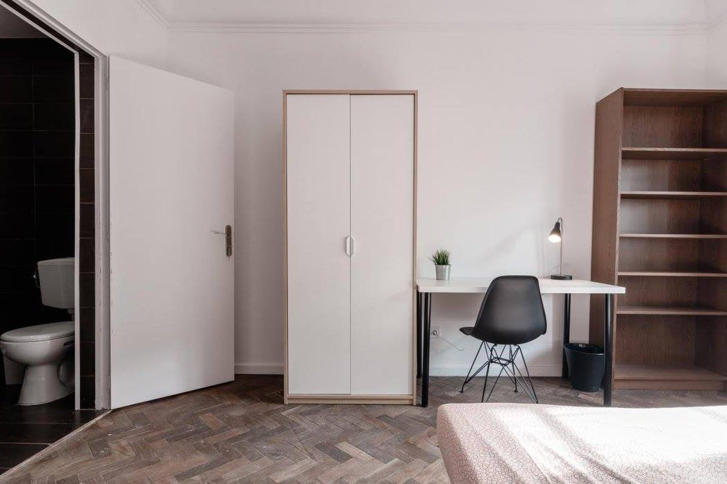 Cozy Double Room 7 – Shared Comfort & Style in São Jorge de Arroios, lisboa – photo 4 of 23