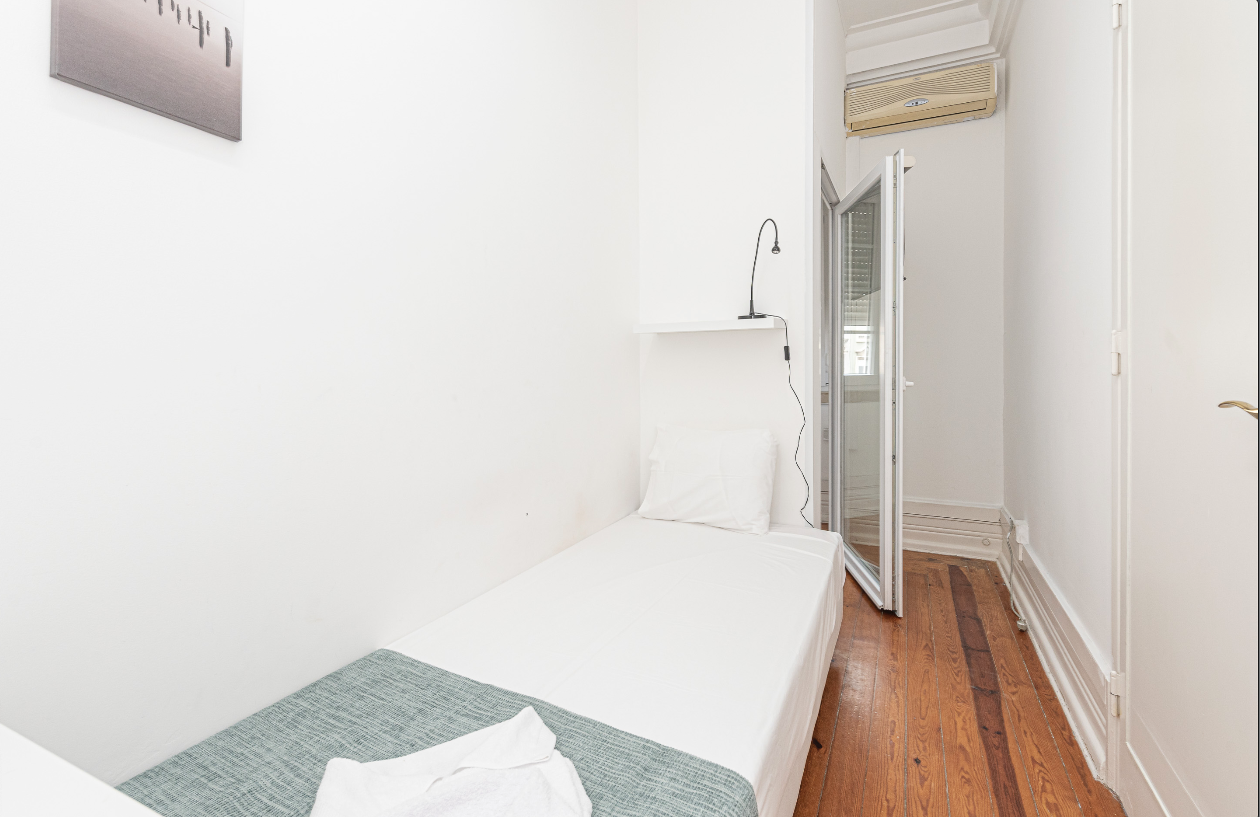 1205 in Avenidas Novas, lisboa – photo 3 of 22