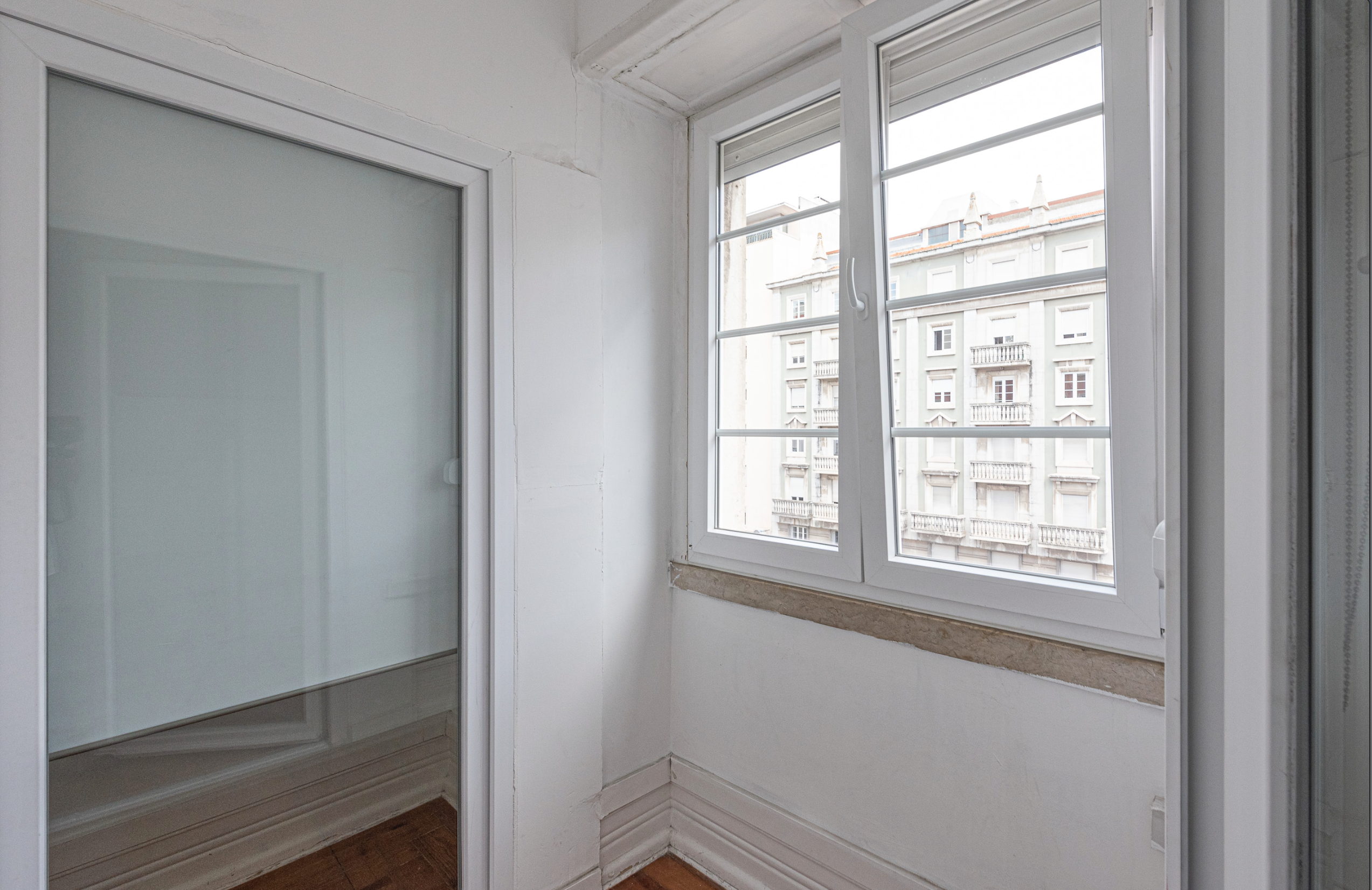 1205 in Avenidas Novas, lisboa – photo 4 of 22
