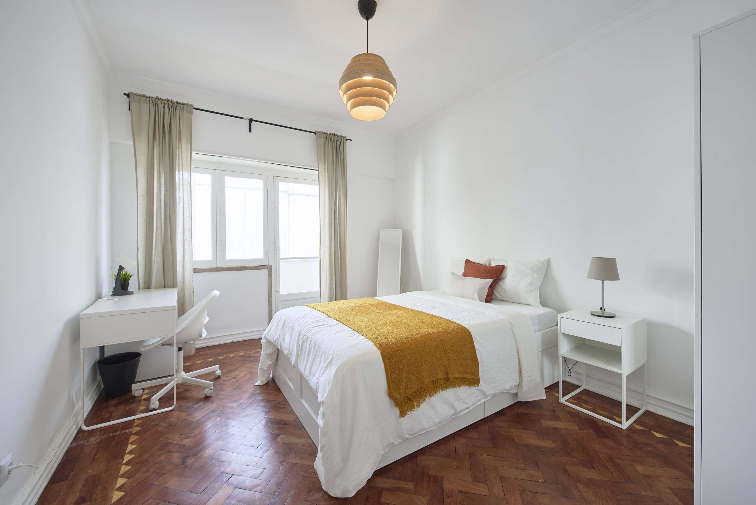 Contemporary Double Room 7 & Light em São Sebastião da Pedreira, lisboa – foto 3 de 16
