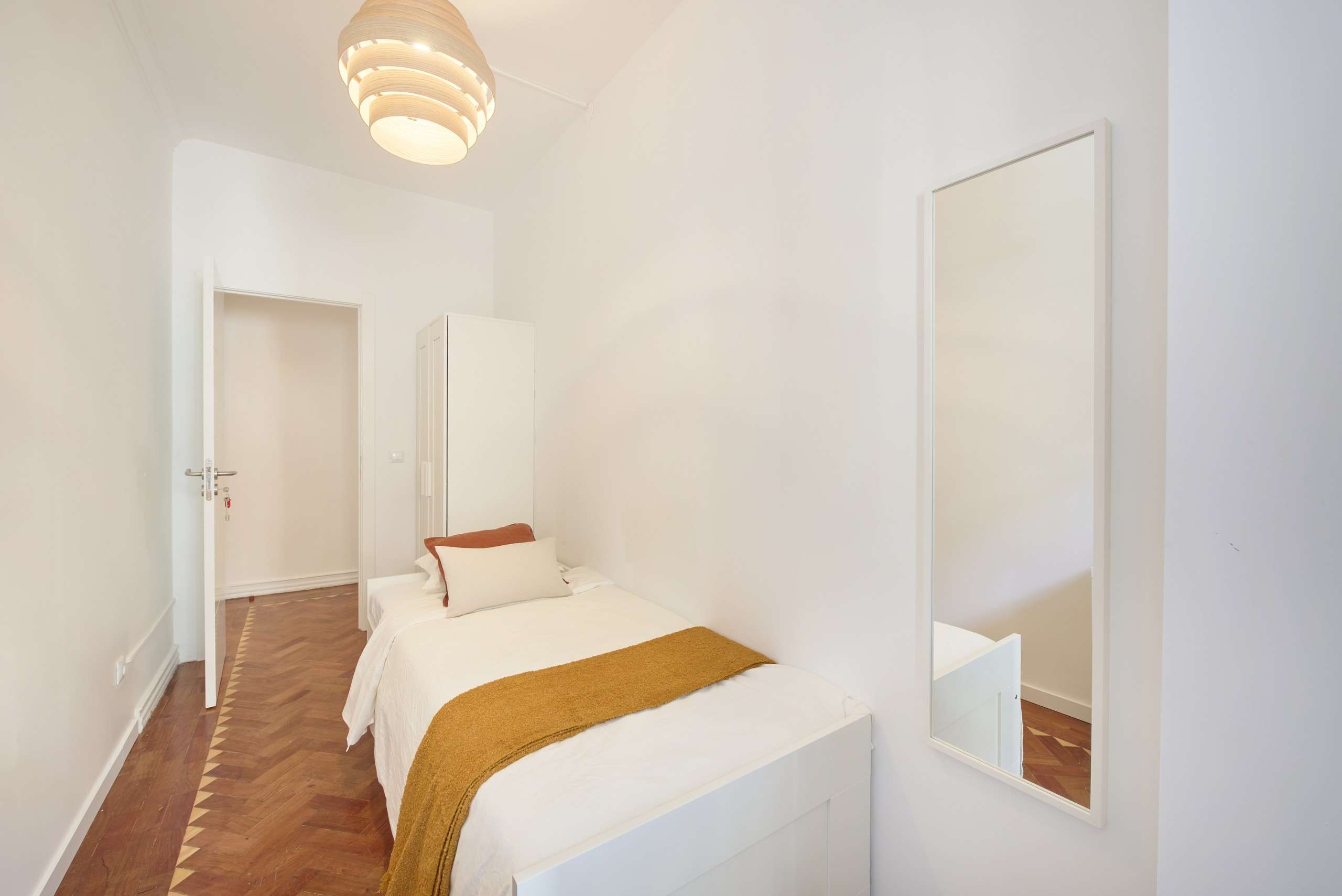 Contemporary Room 2 & Shared Study em lisboa – foto 1 de 6