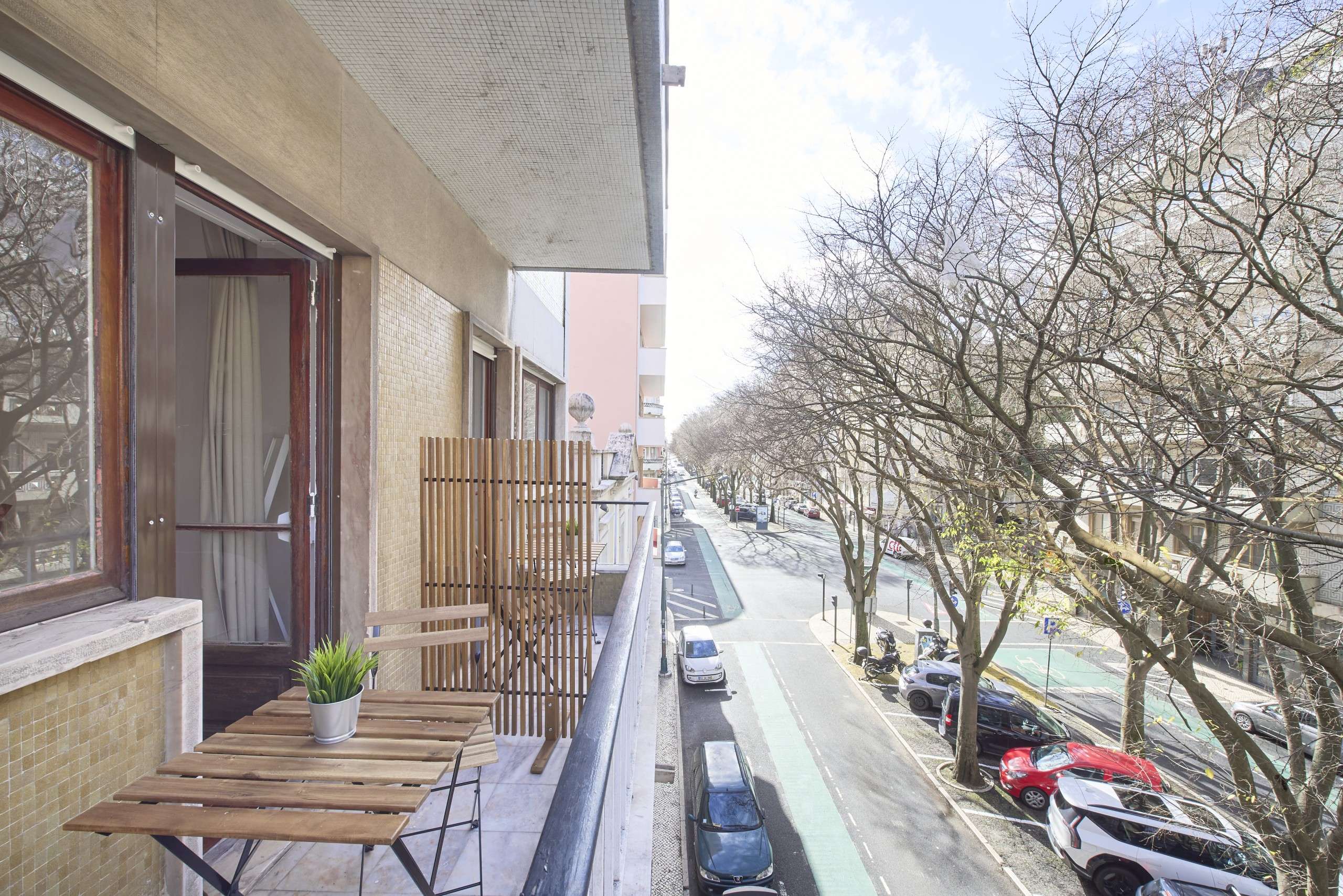 Comfortable Double Room 3 with Light em São Sebastião da Pedreira, lisboa – foto 4 de 17