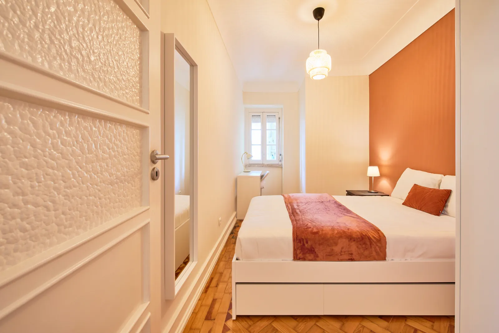 Room 8 - Double Room em Arroios, Lisbon – foto 4 de 16