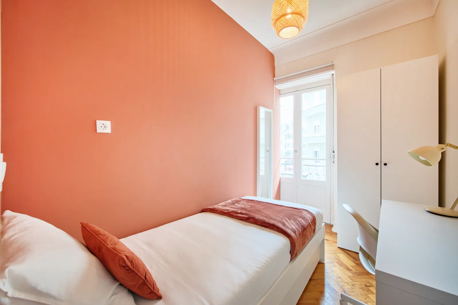 Room 4 - Single Room in Arroios, Lisbon – photo 5 of 19