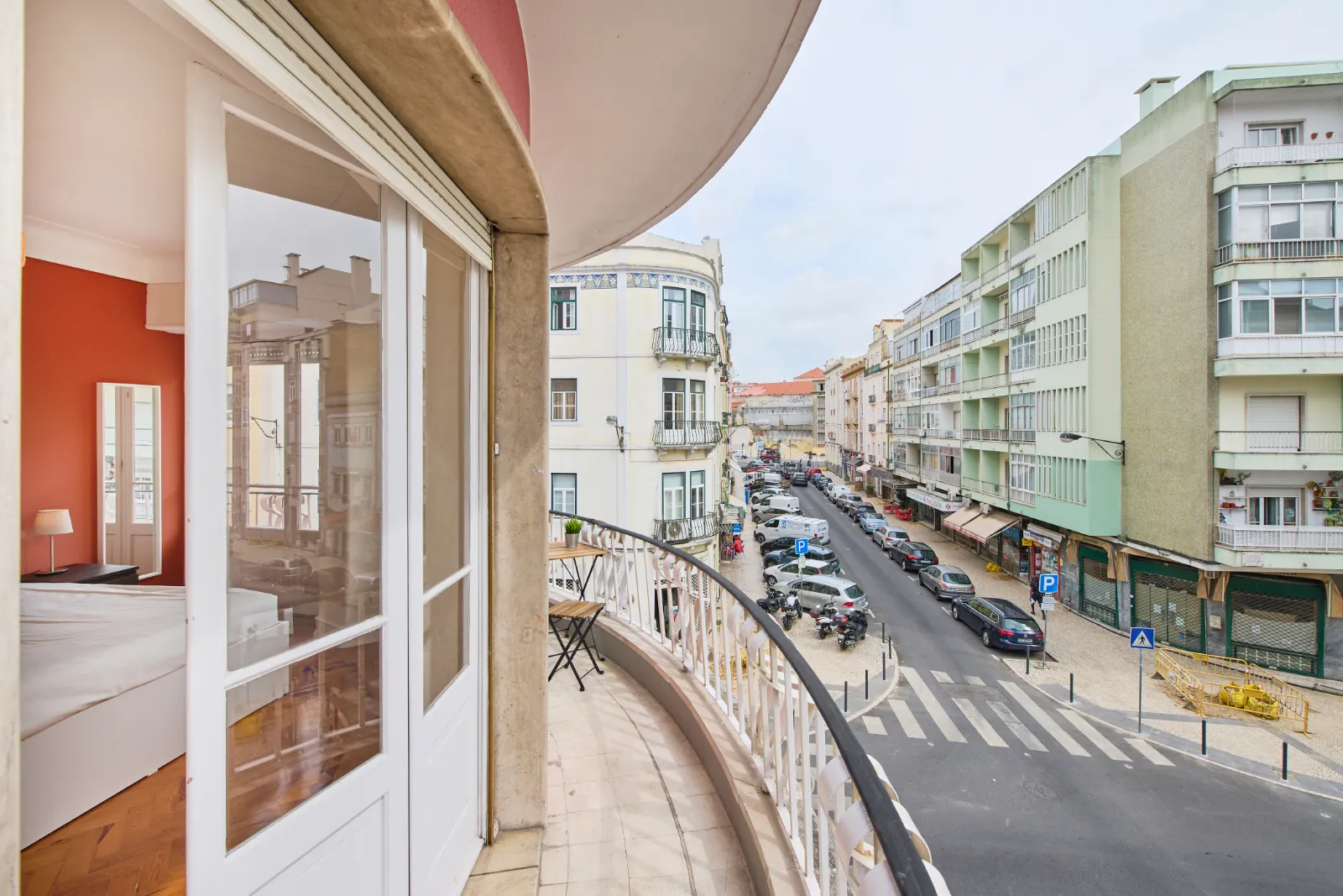 Room 2 - Double Room in lisboa – photo 1 of 8