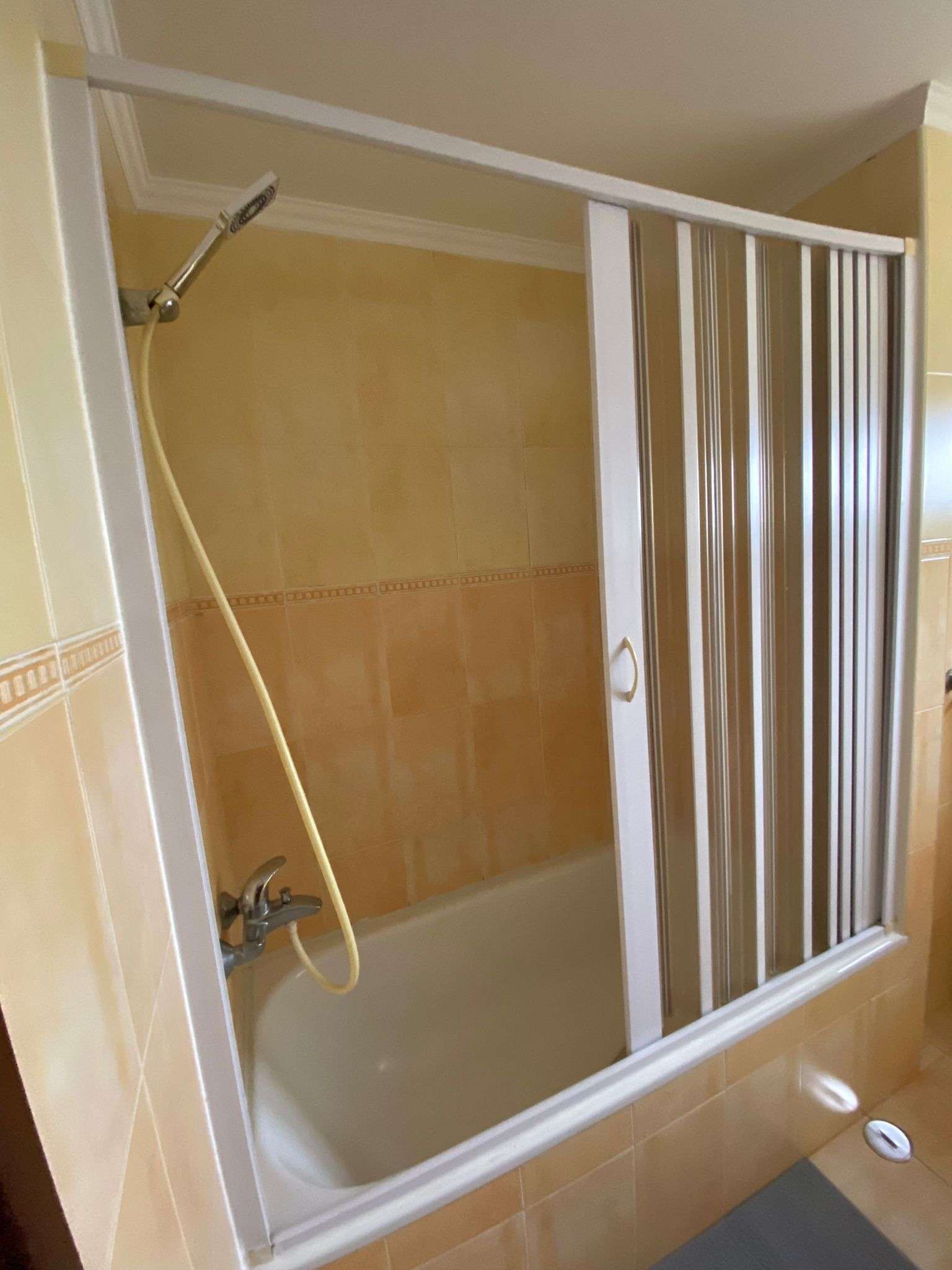 Room 2 in Odivelas, lisboa – photo 3 of 8