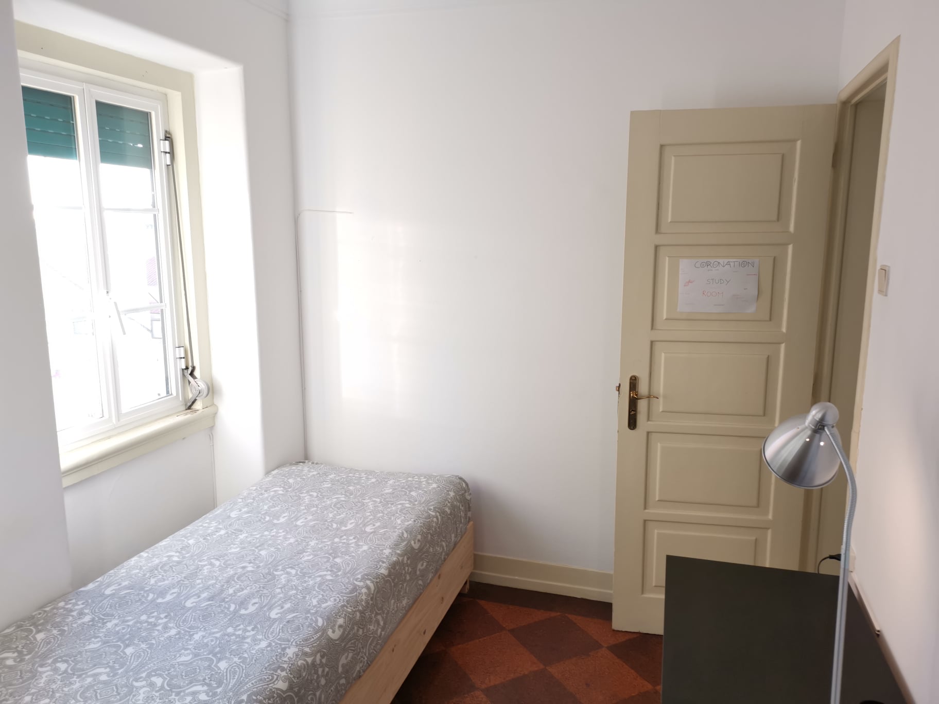 Room 6 w/ private bathroom em Penha de França, lisboa – foto 4 de 19