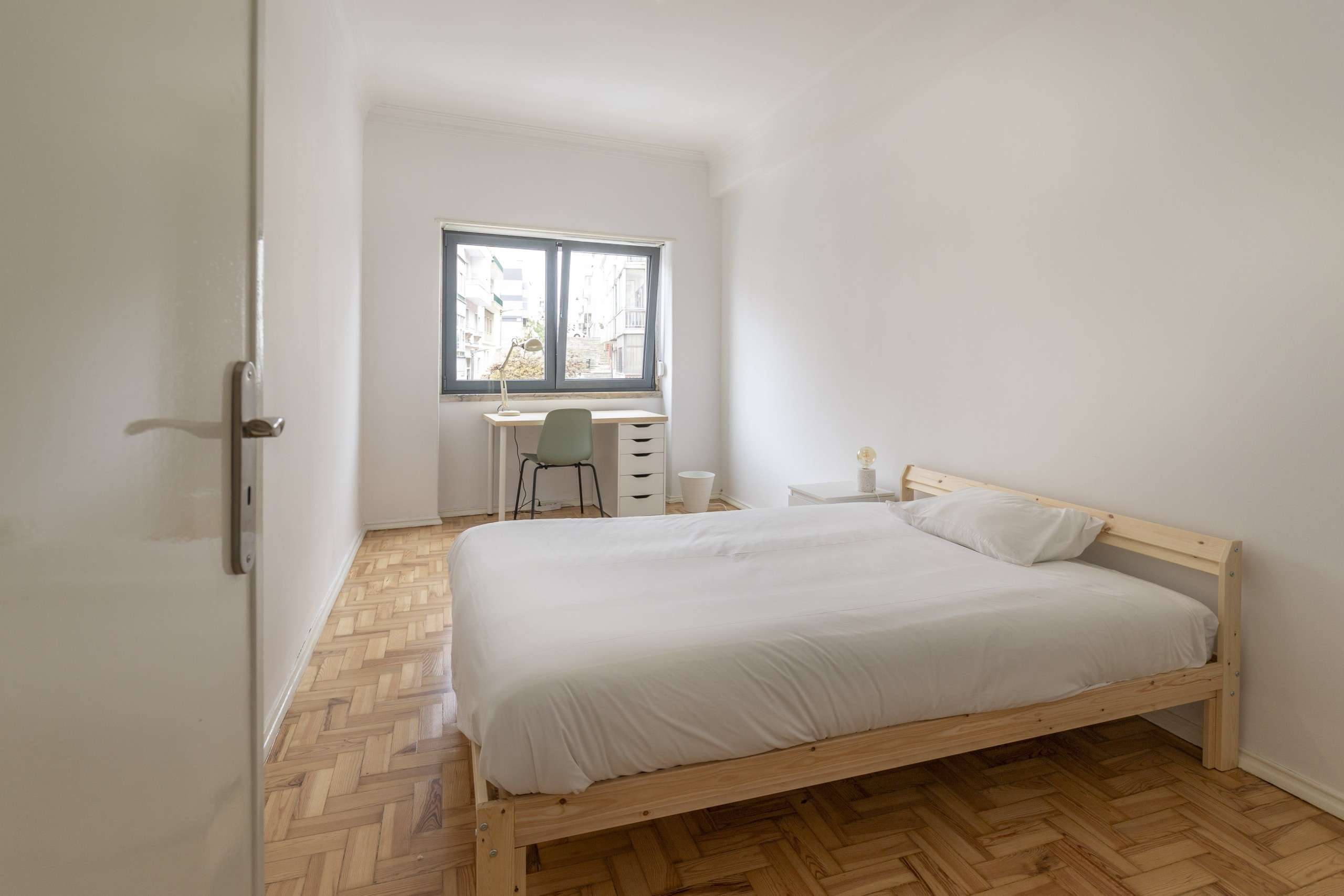 Comfortable Double Room 2 in lisboa – photo 1 of 2