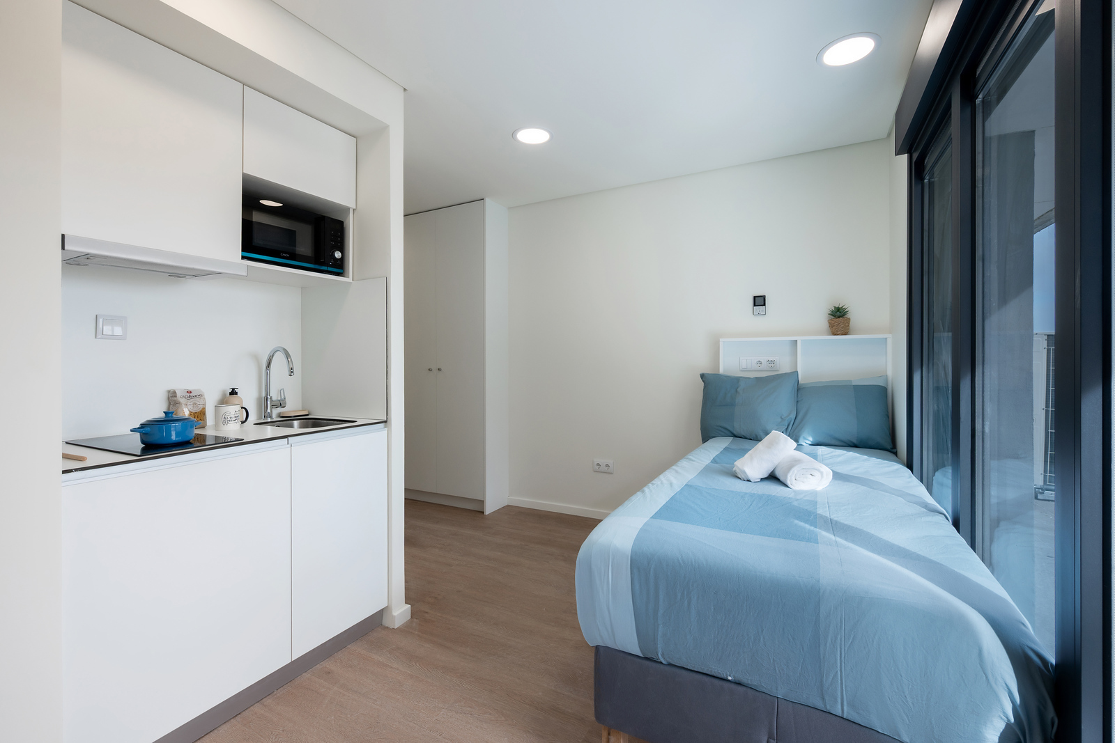 Balcony Deluxe Studio Apartment in Areeiro, lisboa – photo 4 of 18