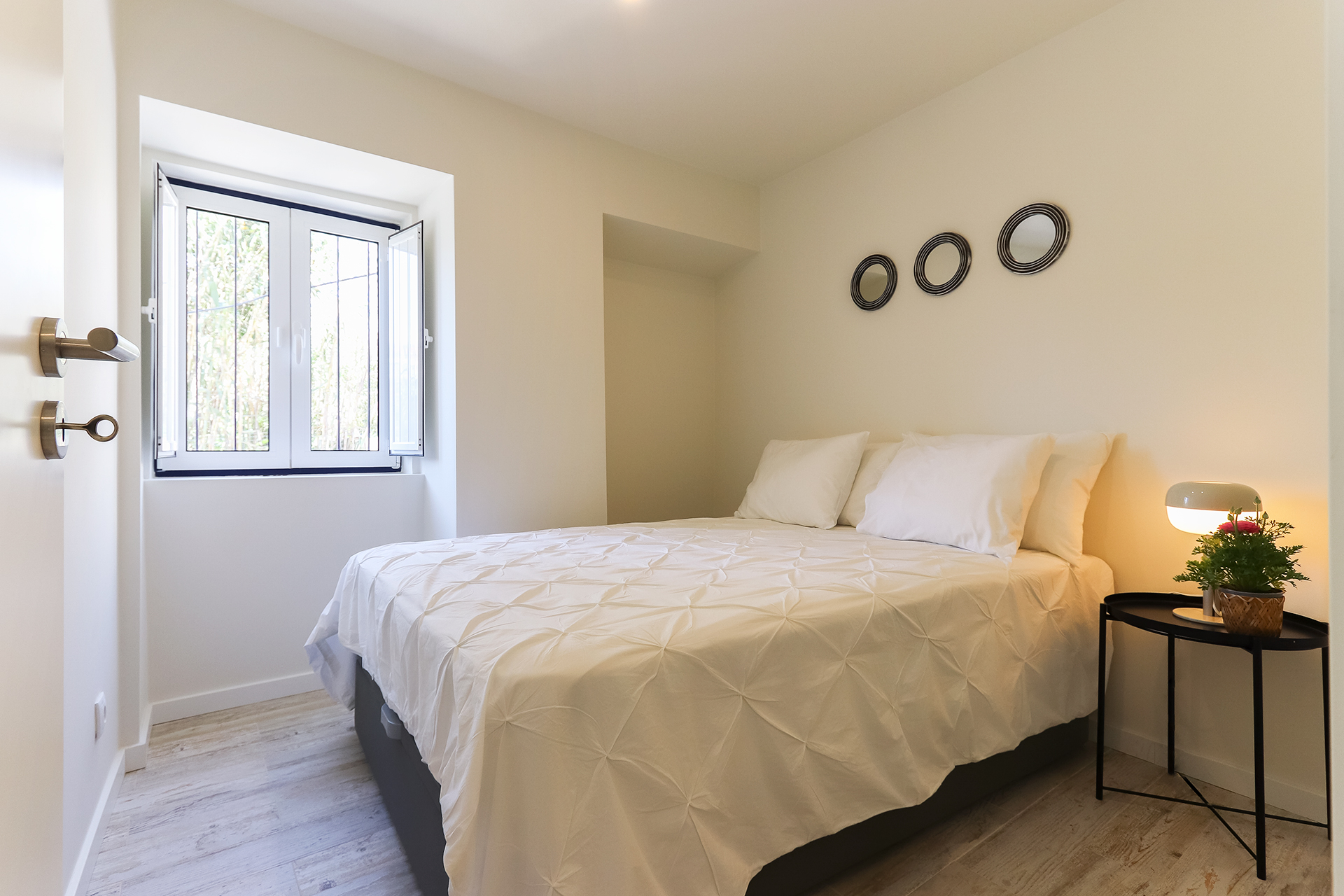 Studio Bedroom in Ajuda, lisboa – photo 1 of 19