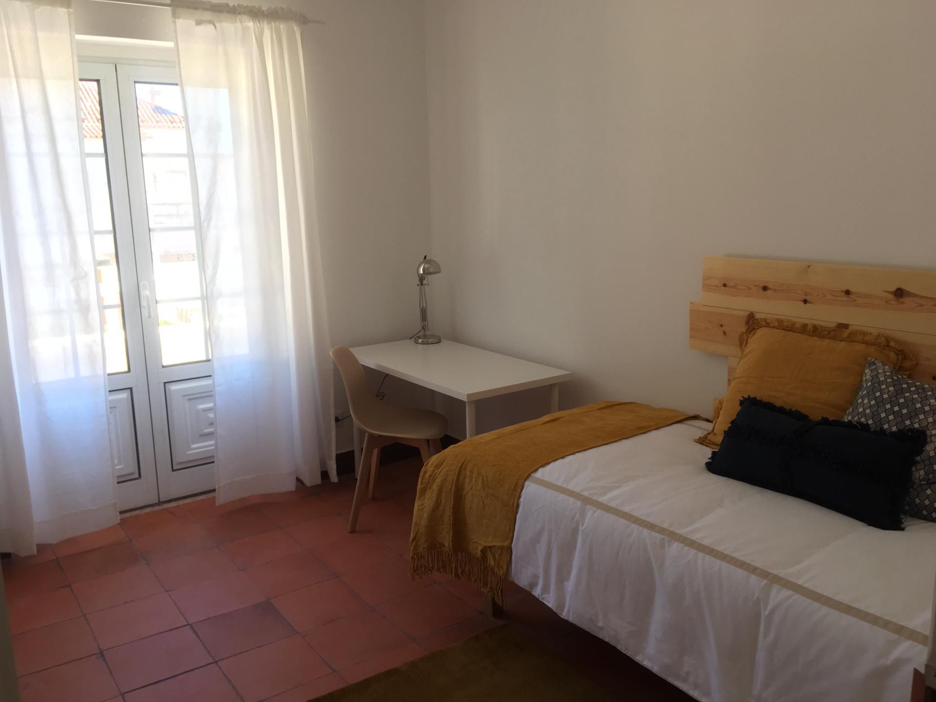 Q8 in UNIÃO DAS FREGUESIAS DE OEIRAS E SÃO JULIÃO DA BARRA, PAÇO DE ARCOS E CAXIAS, lisboa – photo 4 of 24