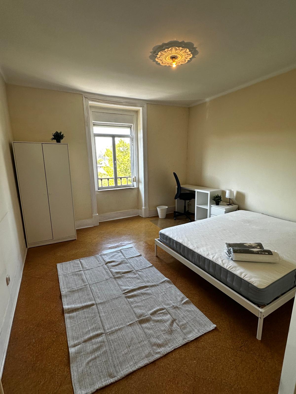 Bright Double Room 1 with Window in lisboa – photo 1 of 6