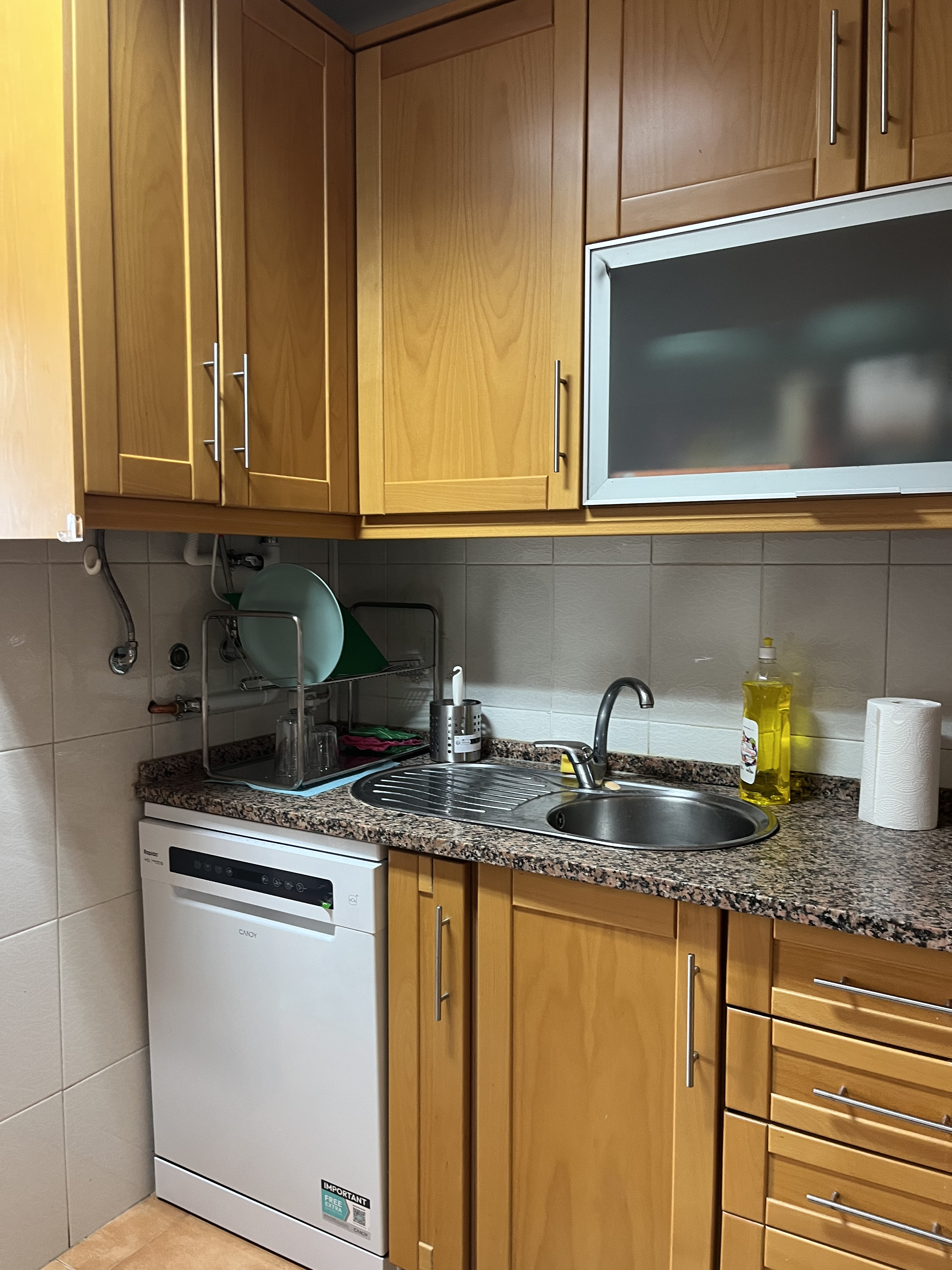 Double Room 5 with Window in Avenidas Novas, lisboa – photo 3 of 22