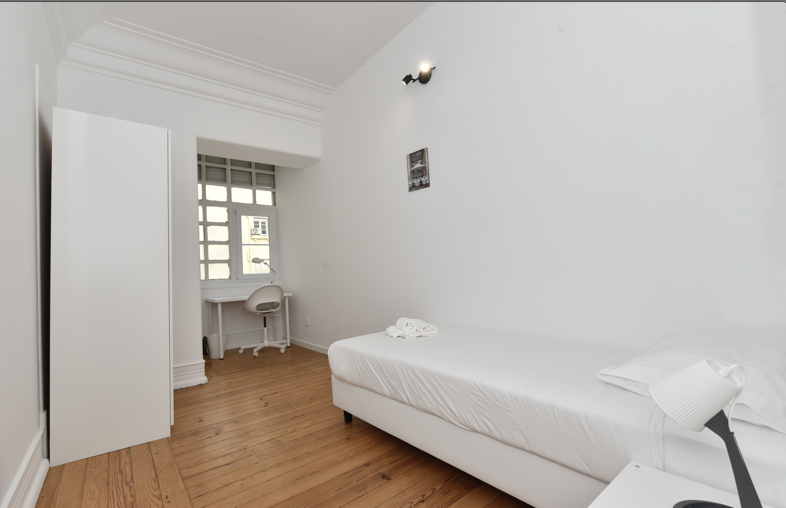 10909 in lisboa – photo 1 of 3