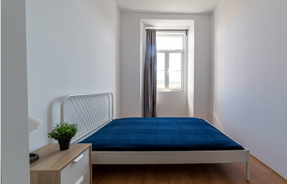 Light-Filled Single Room 1 with Wardrobe & Desk em São Domingos de Benfica, lisboa – foto 2 de 13