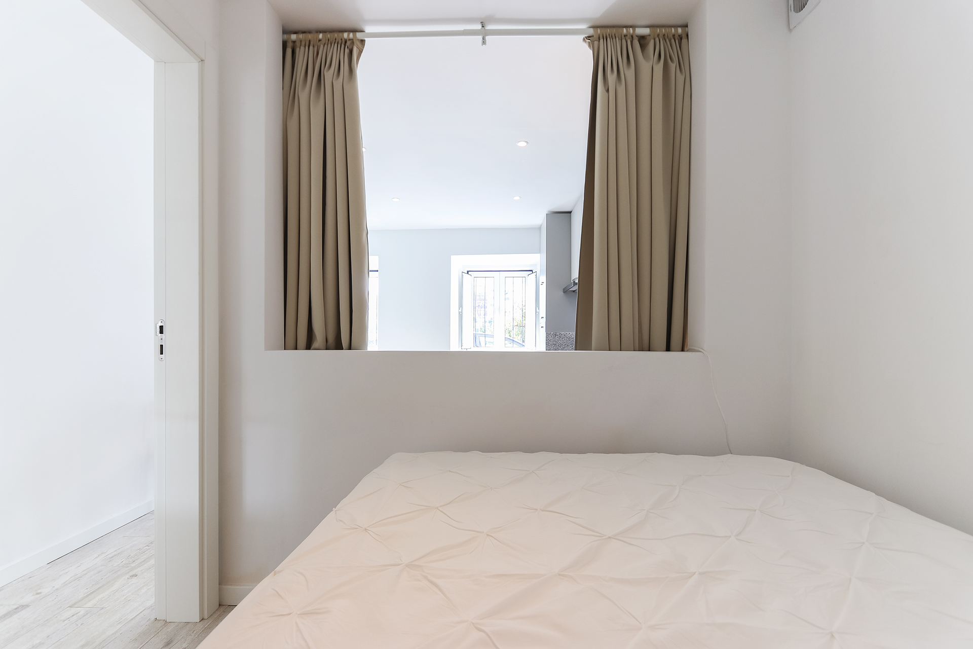 Studio Bedroom in Ajuda, lisboa – photo 3 of 16