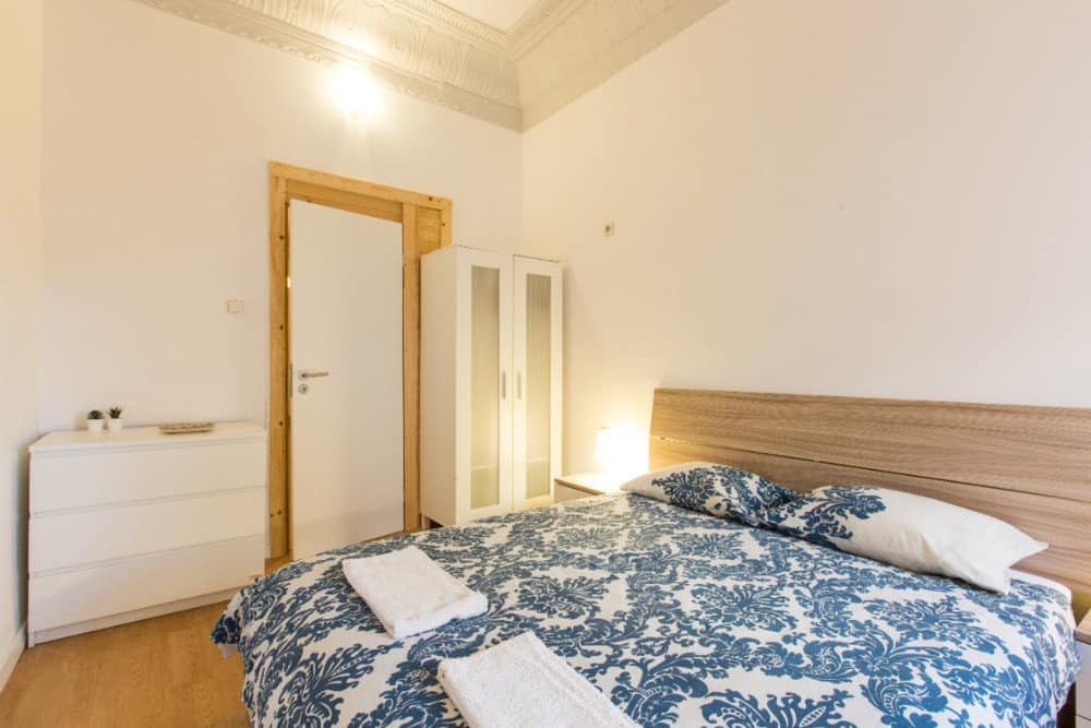 Inviting Double Room 1 with Ample Light em lisboa – foto 1 de 4
