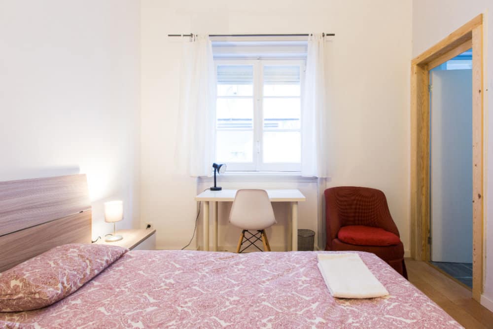 Inviting Double Room 4 with Workspace em Santa Isabel, lisboa – foto 3 de 14