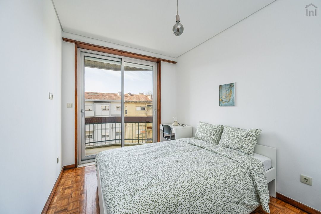 Room 5 - Quarto Porto sem Varanda in Bonfim, porto – photo 1 of 1