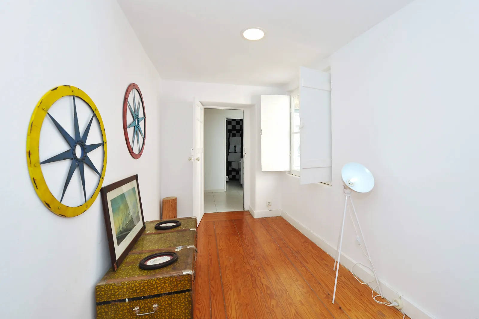Double Sized Bedroom Nr.2 in Rua da Rosa em lisboa – foto 1 de 3