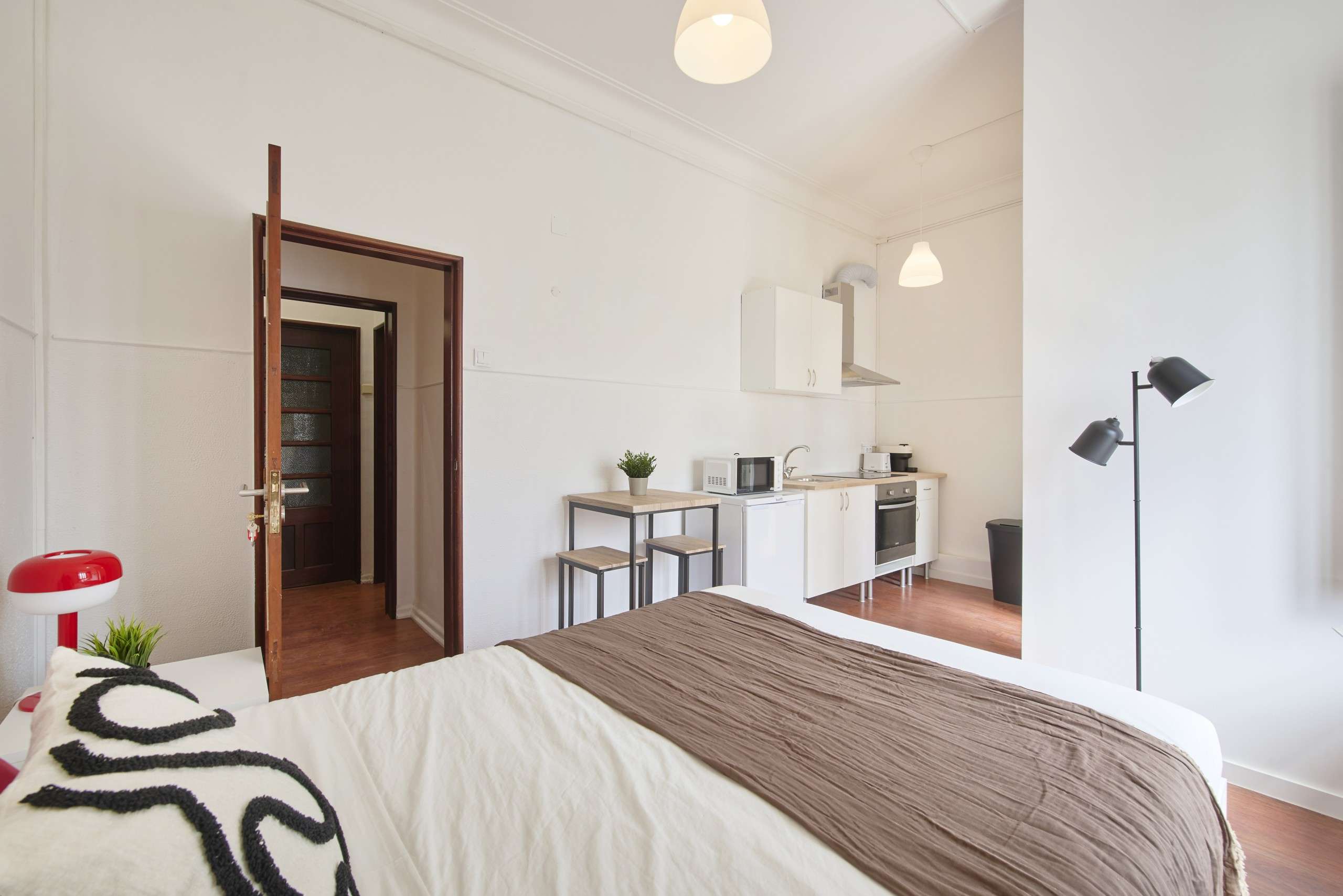 Luminous Room 10 with Private Kitchen & Bath em Estrela, lisboa – foto 3 de 17