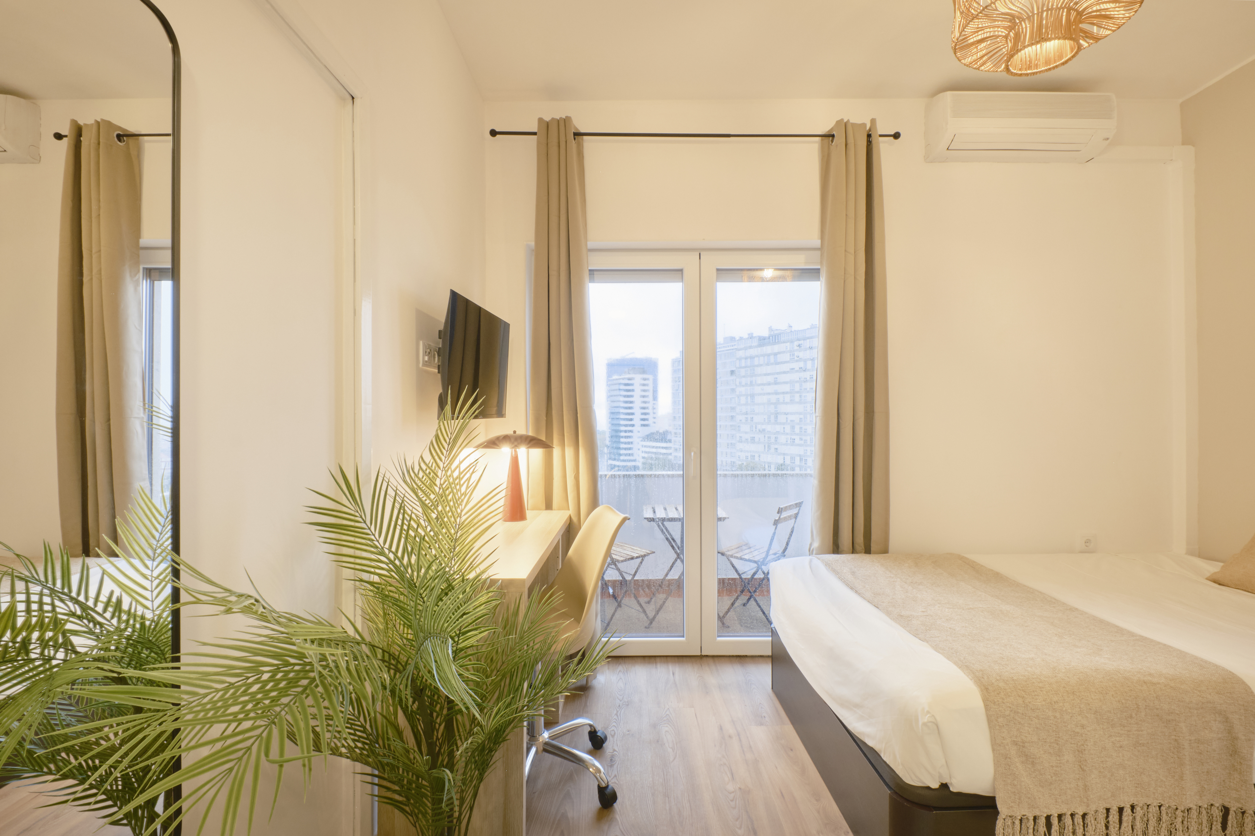 Expansive Living Room 4 in Avenidas Novas, lisboa – photo 5 of 29