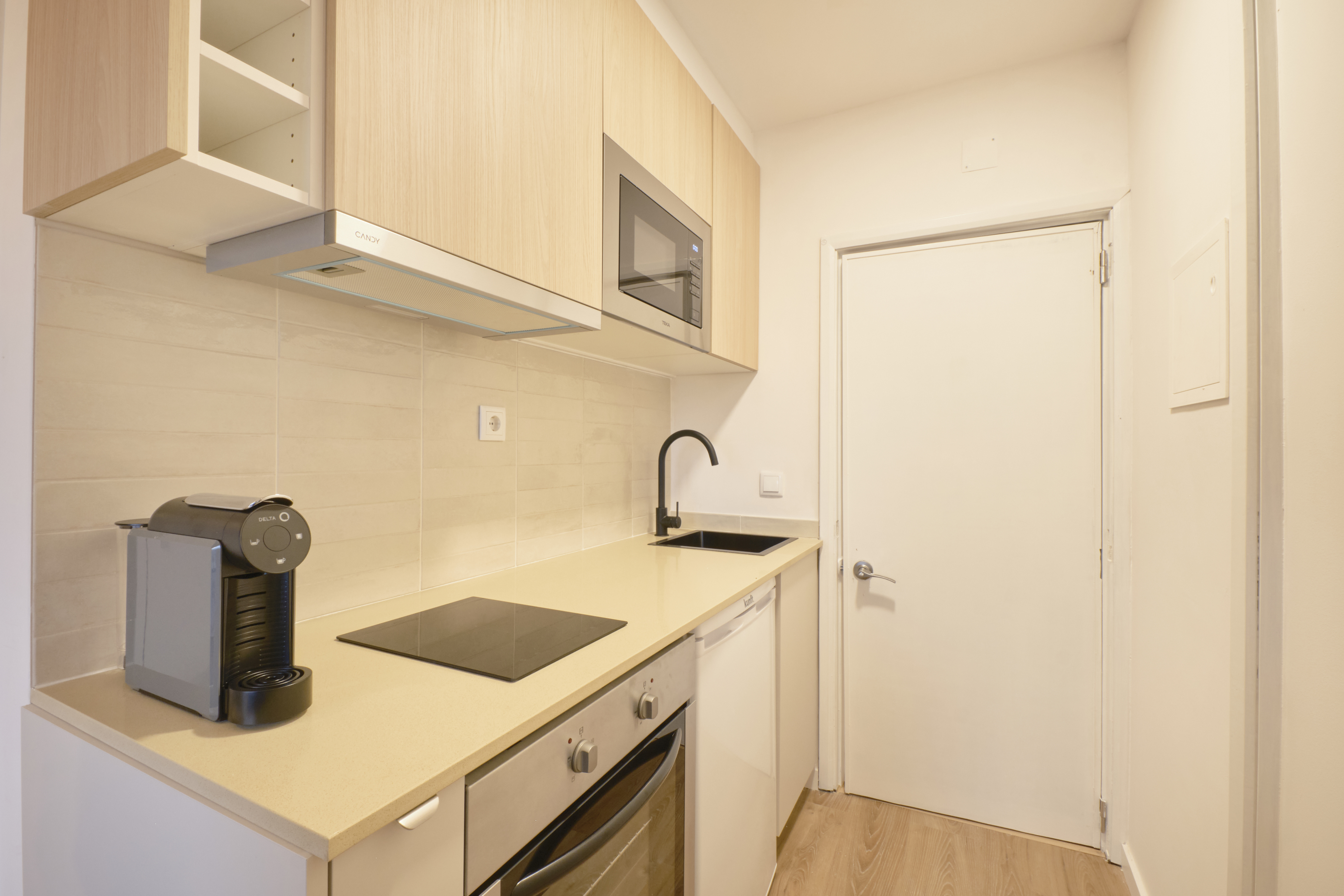 Expansive Living Room 4 in Avenidas Novas, lisboa – photo 3 of 29