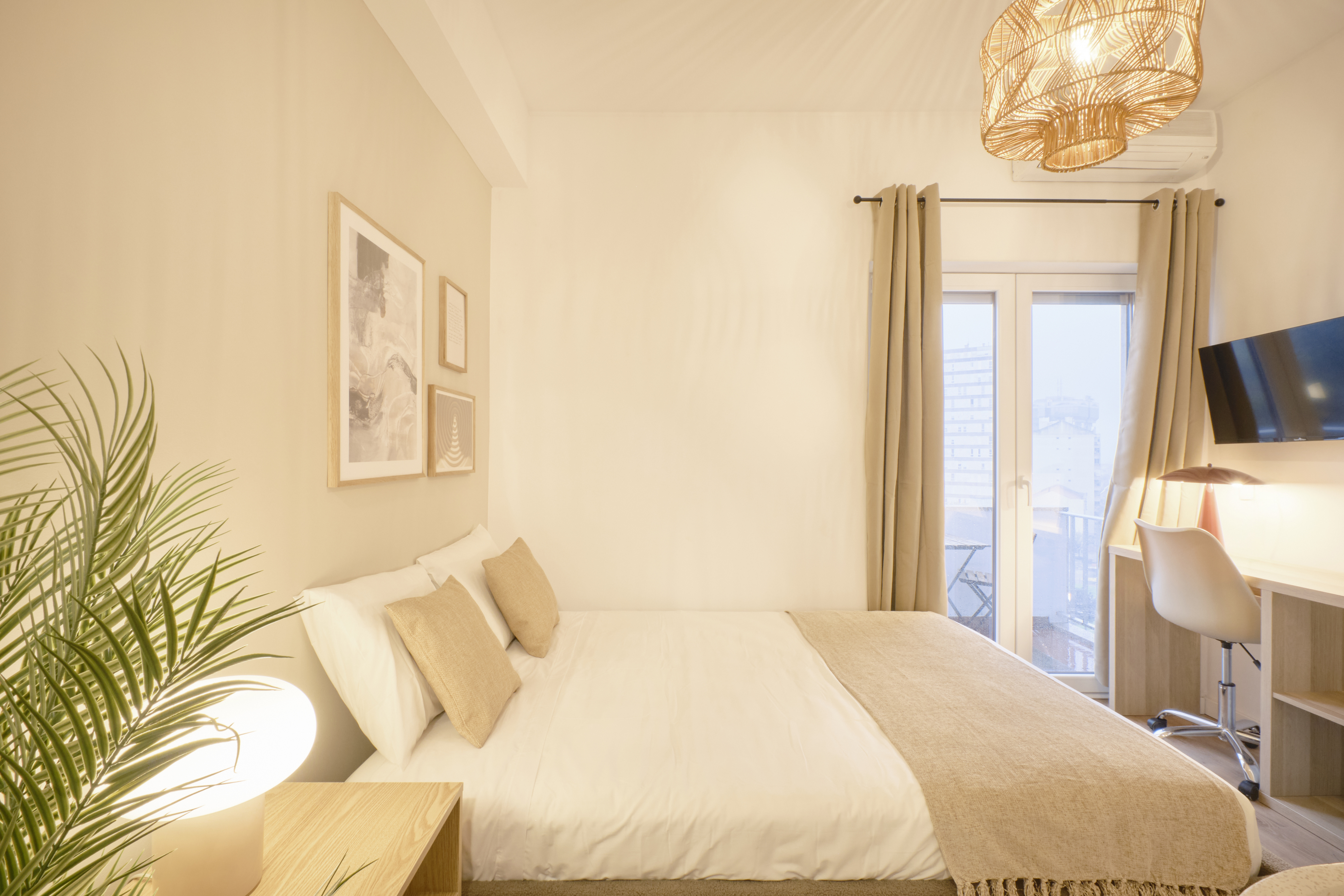 Spacious Room 6 in Avenidas Novas, lisboa – photo 4 of 28