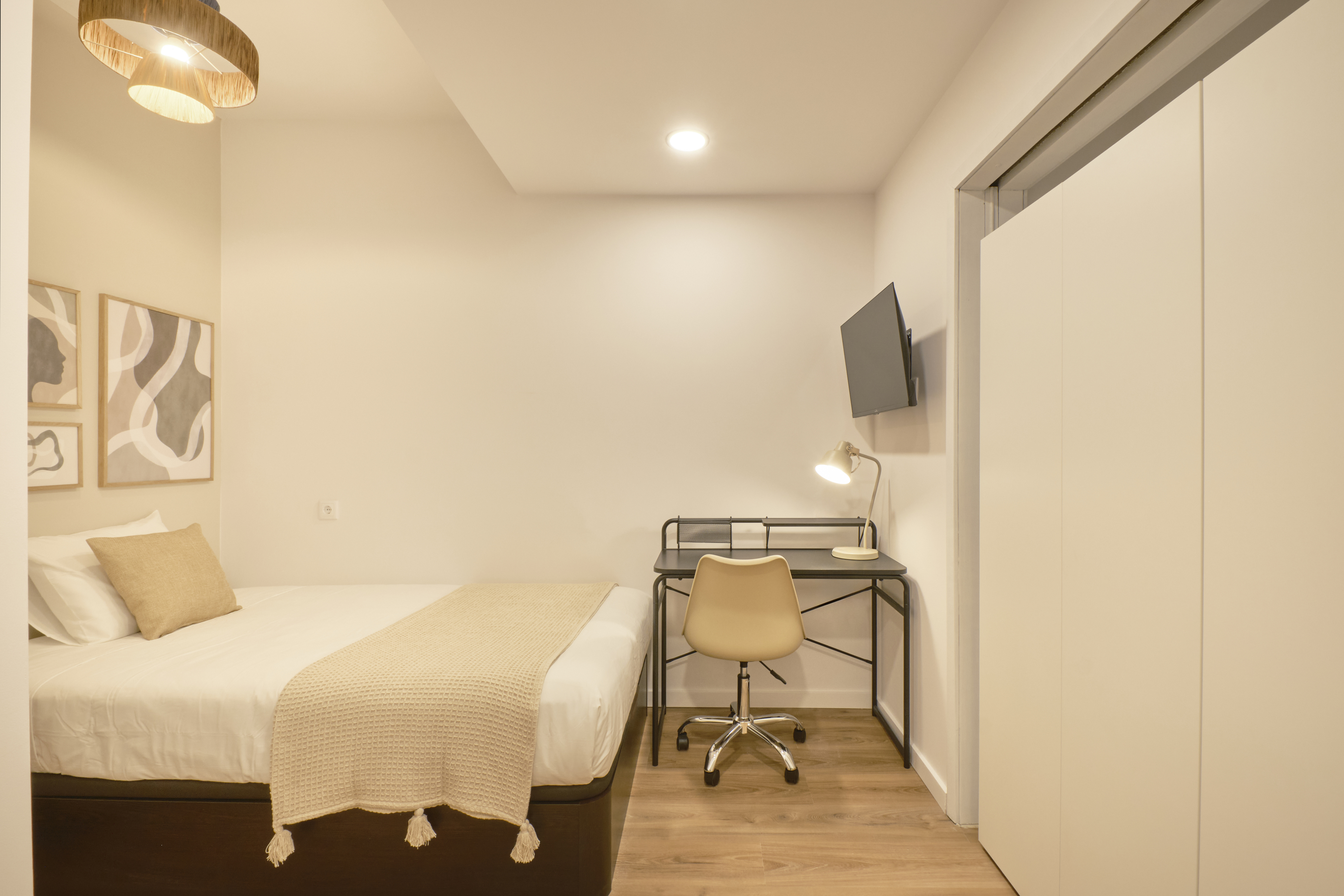 Modern Room 3 in lisboa – photo 1 of 6