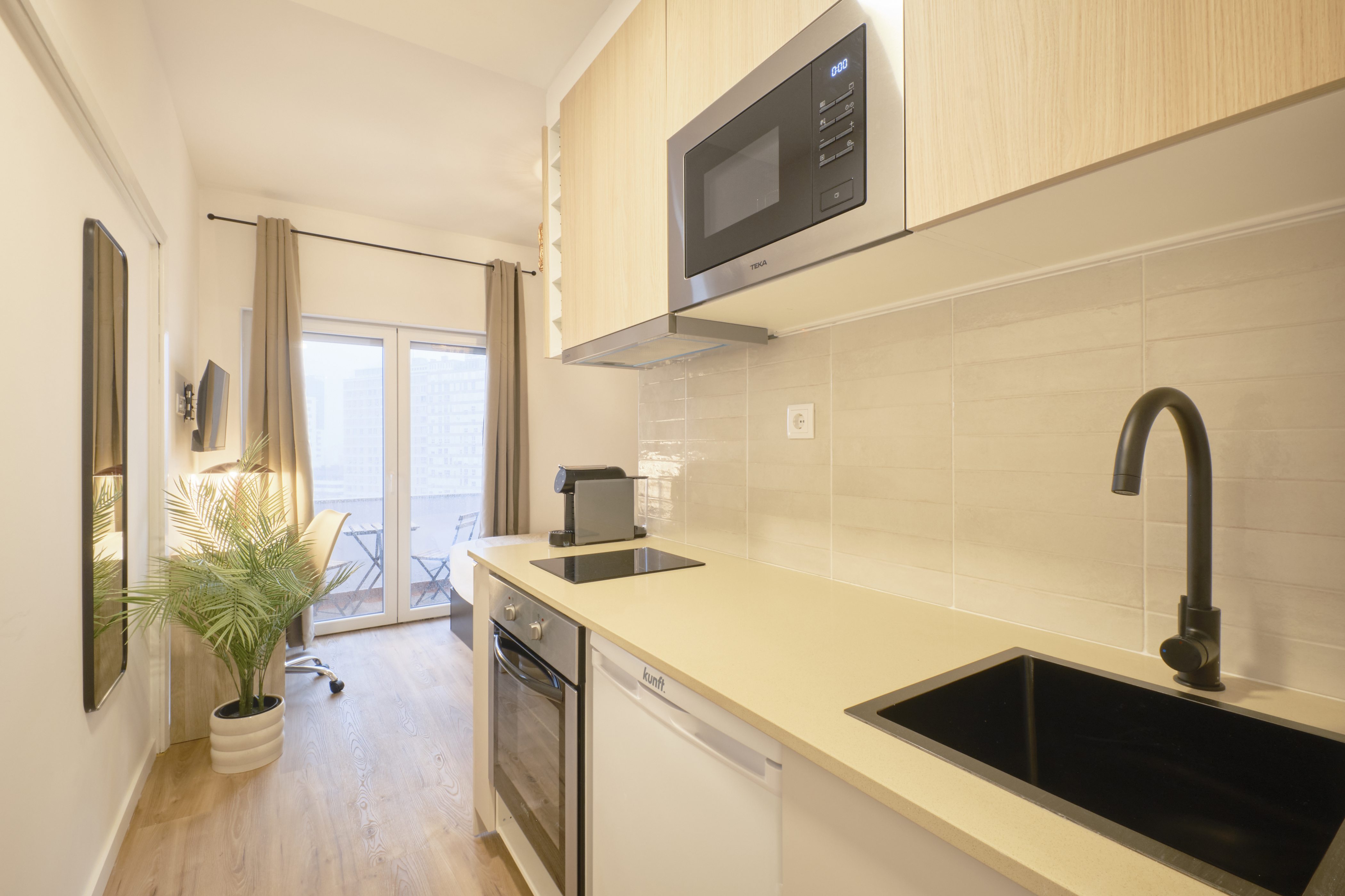 Expansive Living Room 4 in lisboa – photo 1 of 10