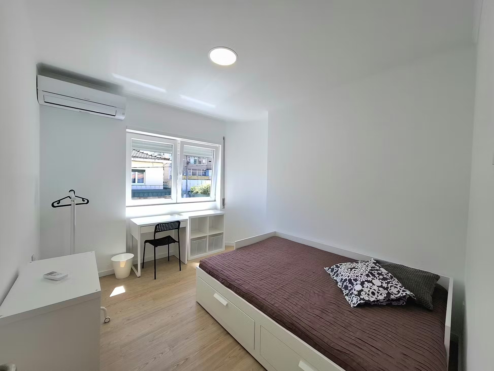 T202- Spacious Superior Double Room in porto – photo 1 of 9