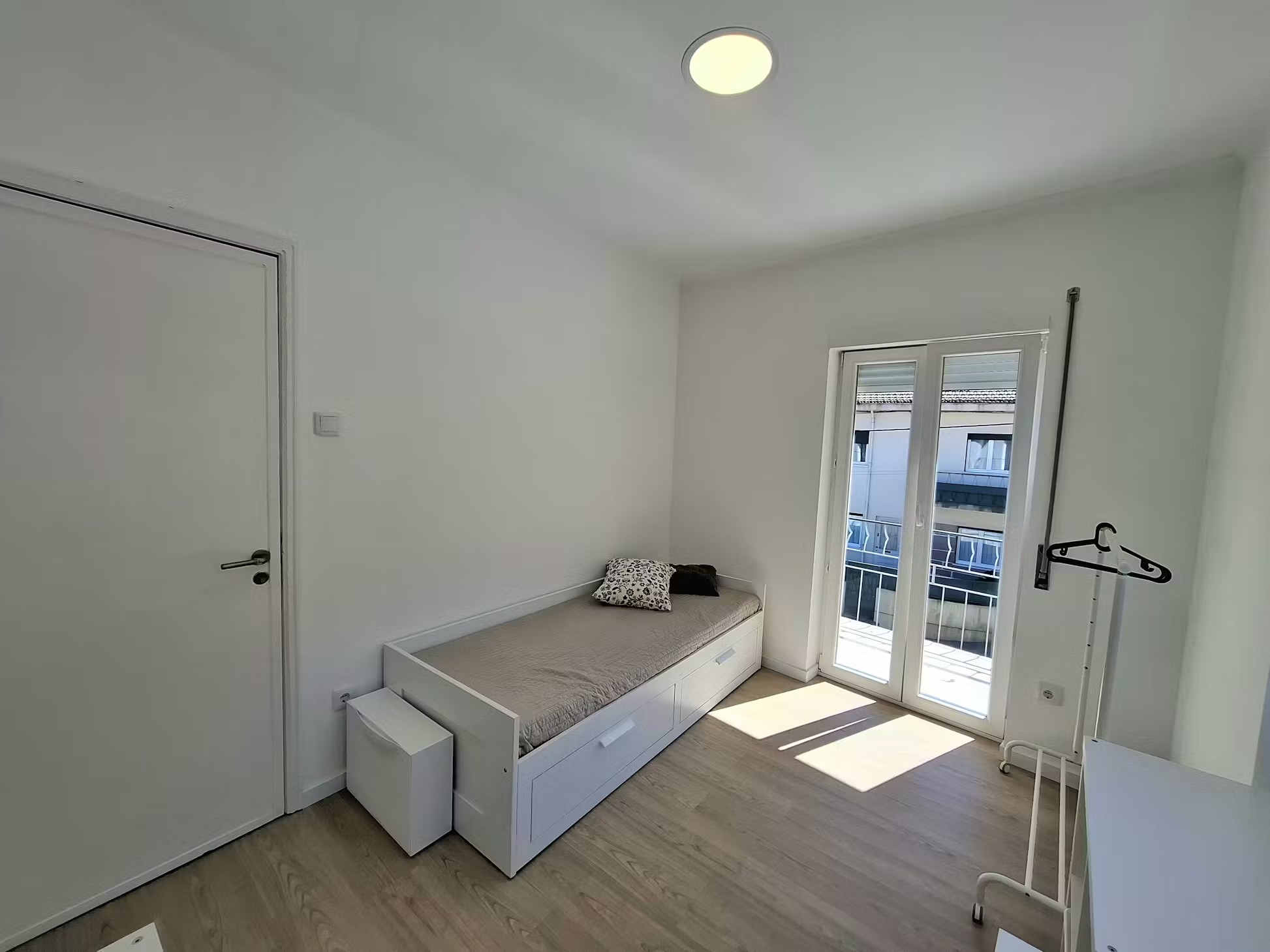 T203 - Cozy Standard Room with Private Balcony in Rio Tinto, porto – photo 3 of 33