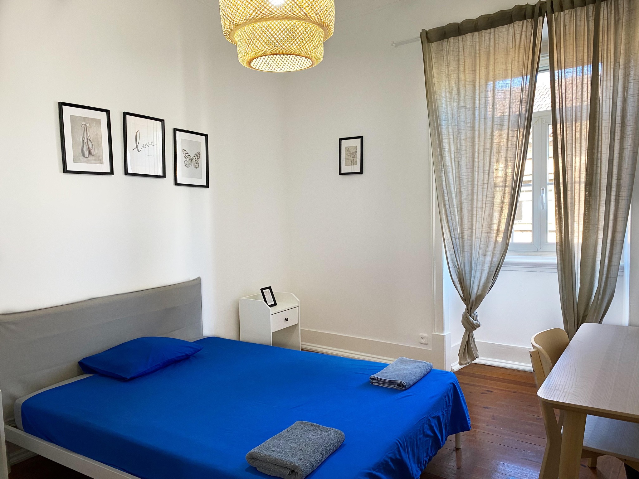 Lovely Double Room 2 with Warm Furnishings em São Mamede, lisboa – foto 3 de 12